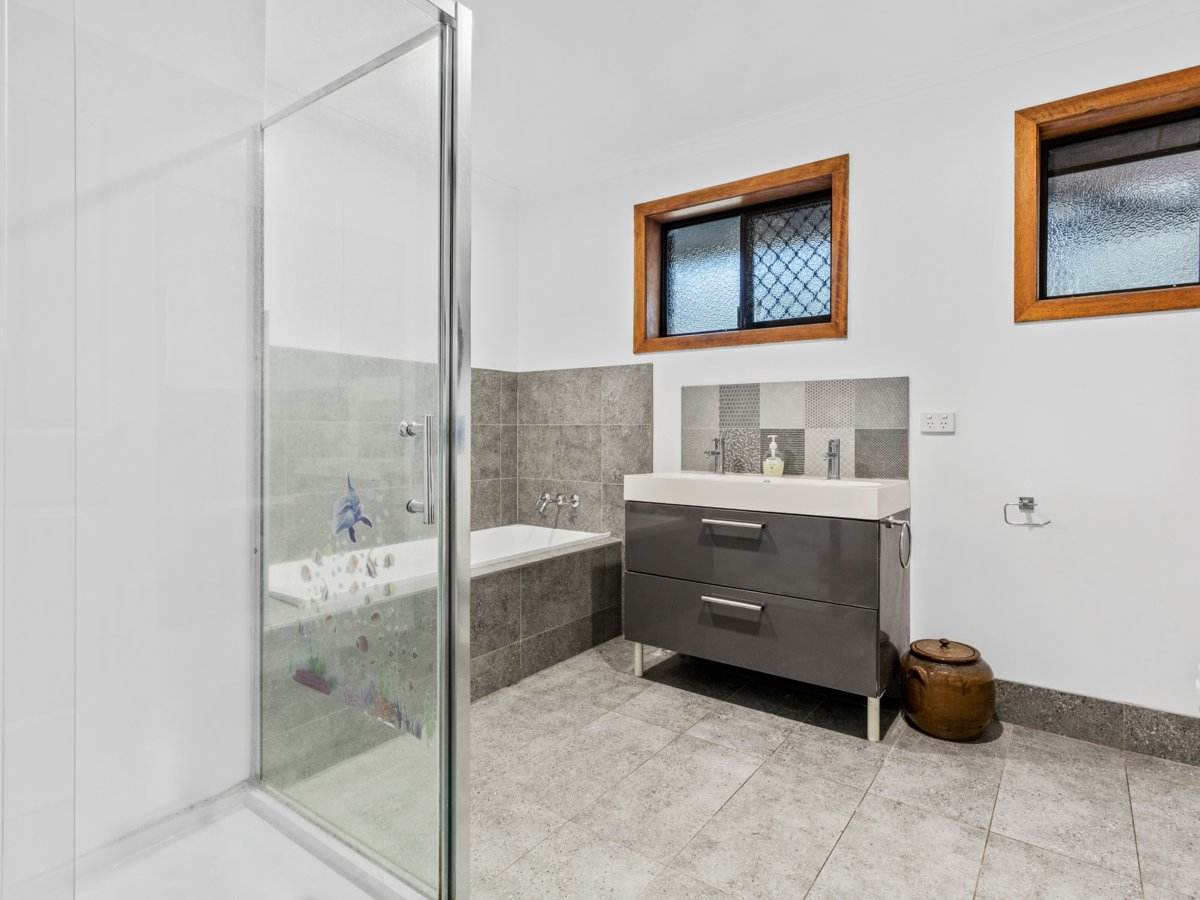 23 Hardys Road, Mudgeeraba For Sale by Farmbuy.com - image 24