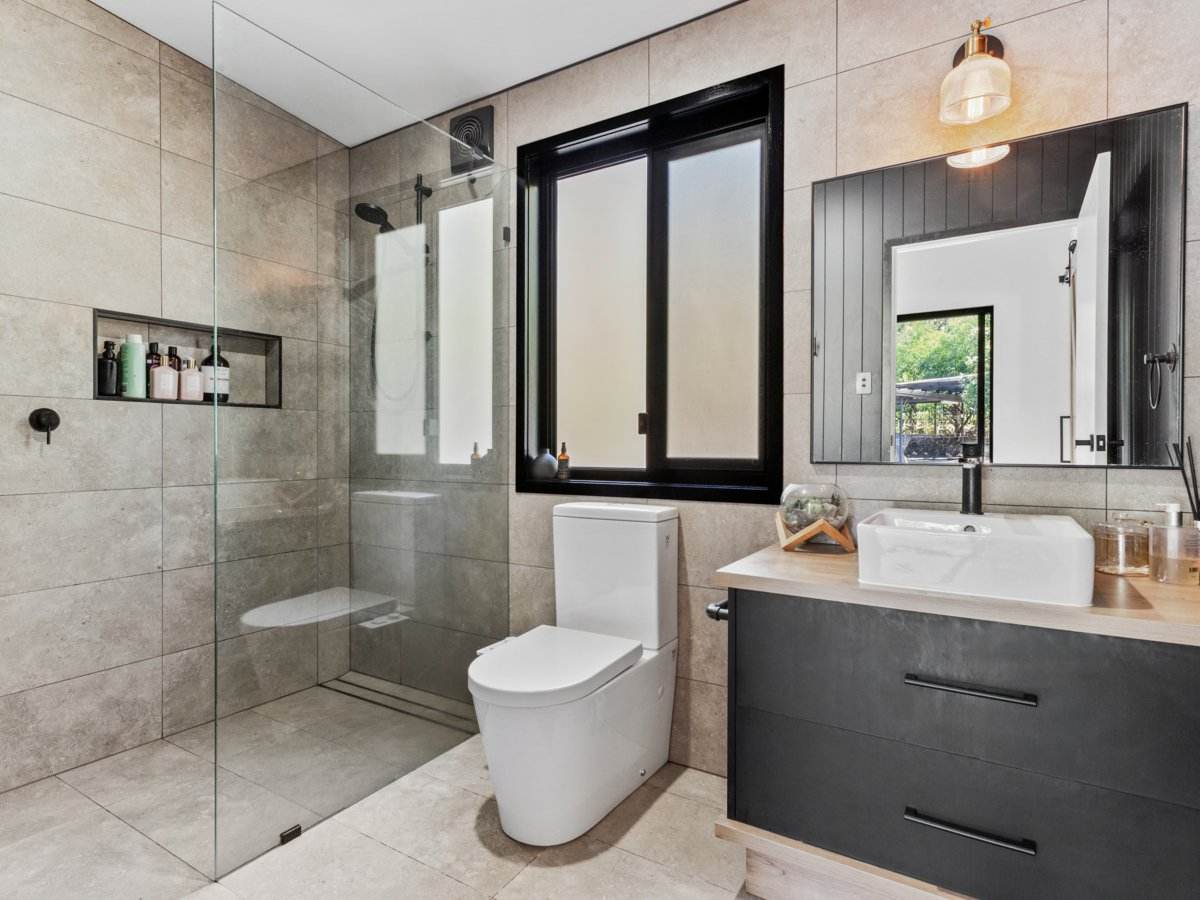 23 Hardys Road, Mudgeeraba For Sale by Farmbuy.com - image 11