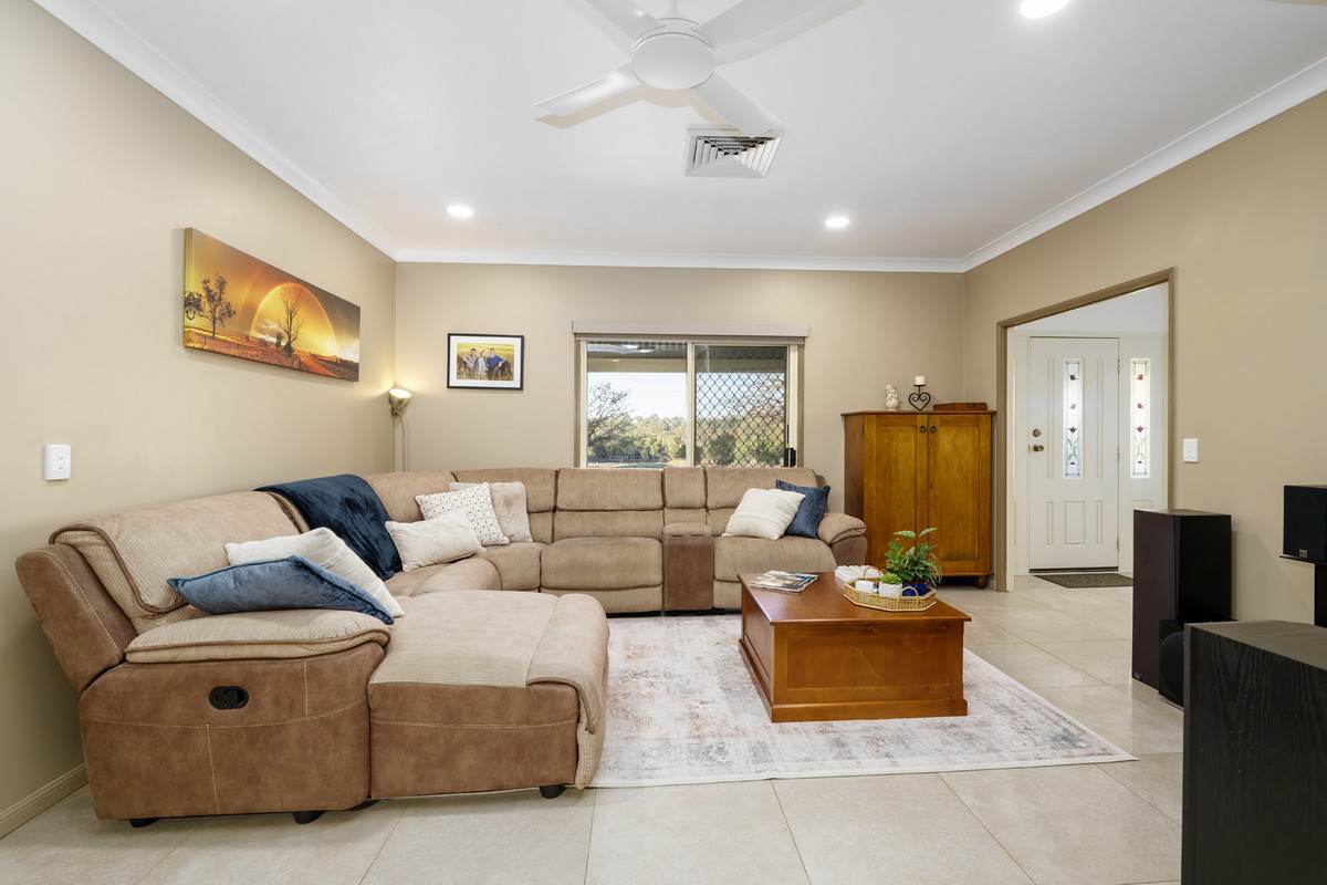 47 Halls Road, Yangan For Sale by Farmbuy.com - image 13