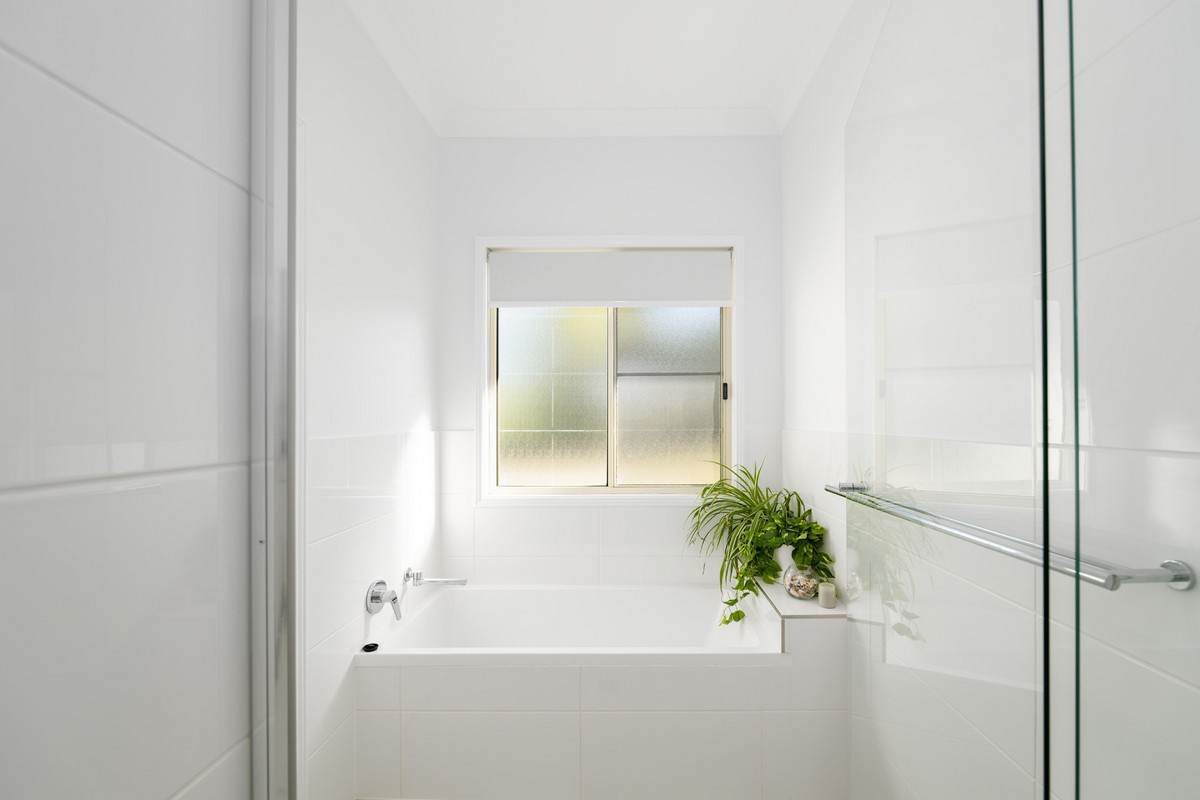 47 Halls Road, Yangan For Sale by Farmbuy.com - image 22