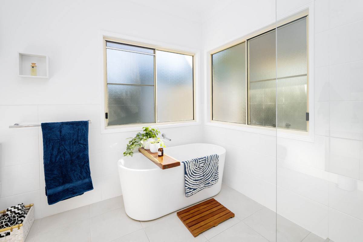 47 Halls Road, Yangan For Sale by Farmbuy.com - image 23