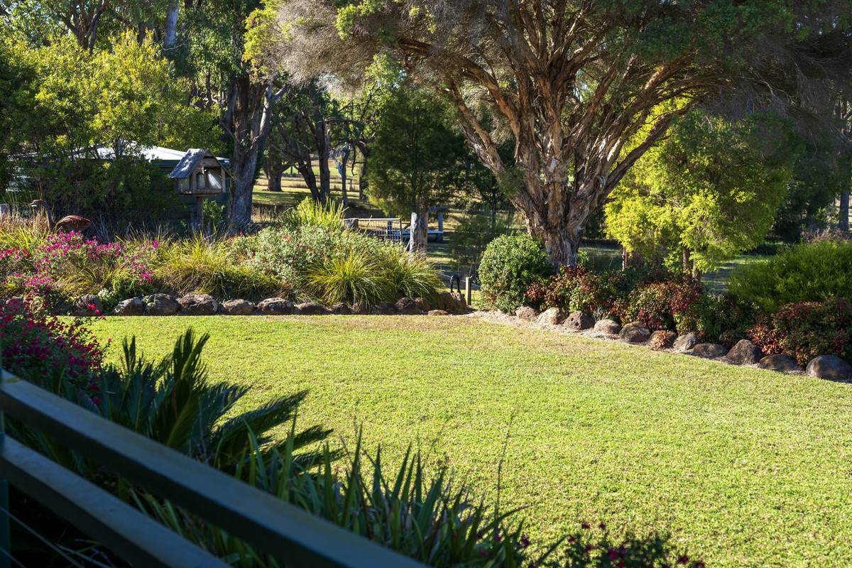 47 Halls Road, Yangan For Sale by Farmbuy.com - image 34