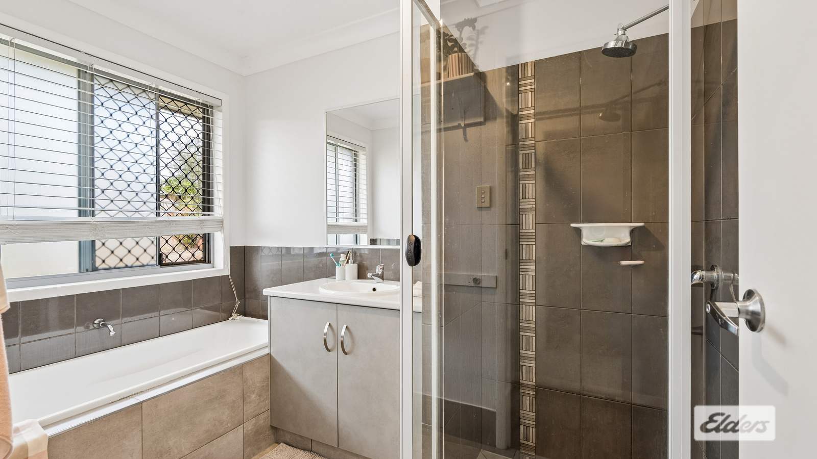 3 Hanlon Court, Laidley Heights For Sale by Farmbuy.com - image 15