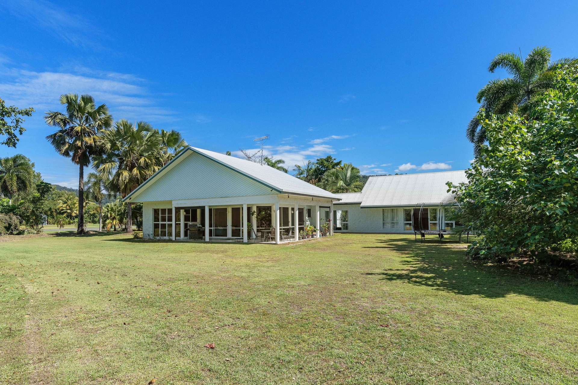 1 Bowman Close, Wonga Beach For Sale by Farmbuy.com - image 2