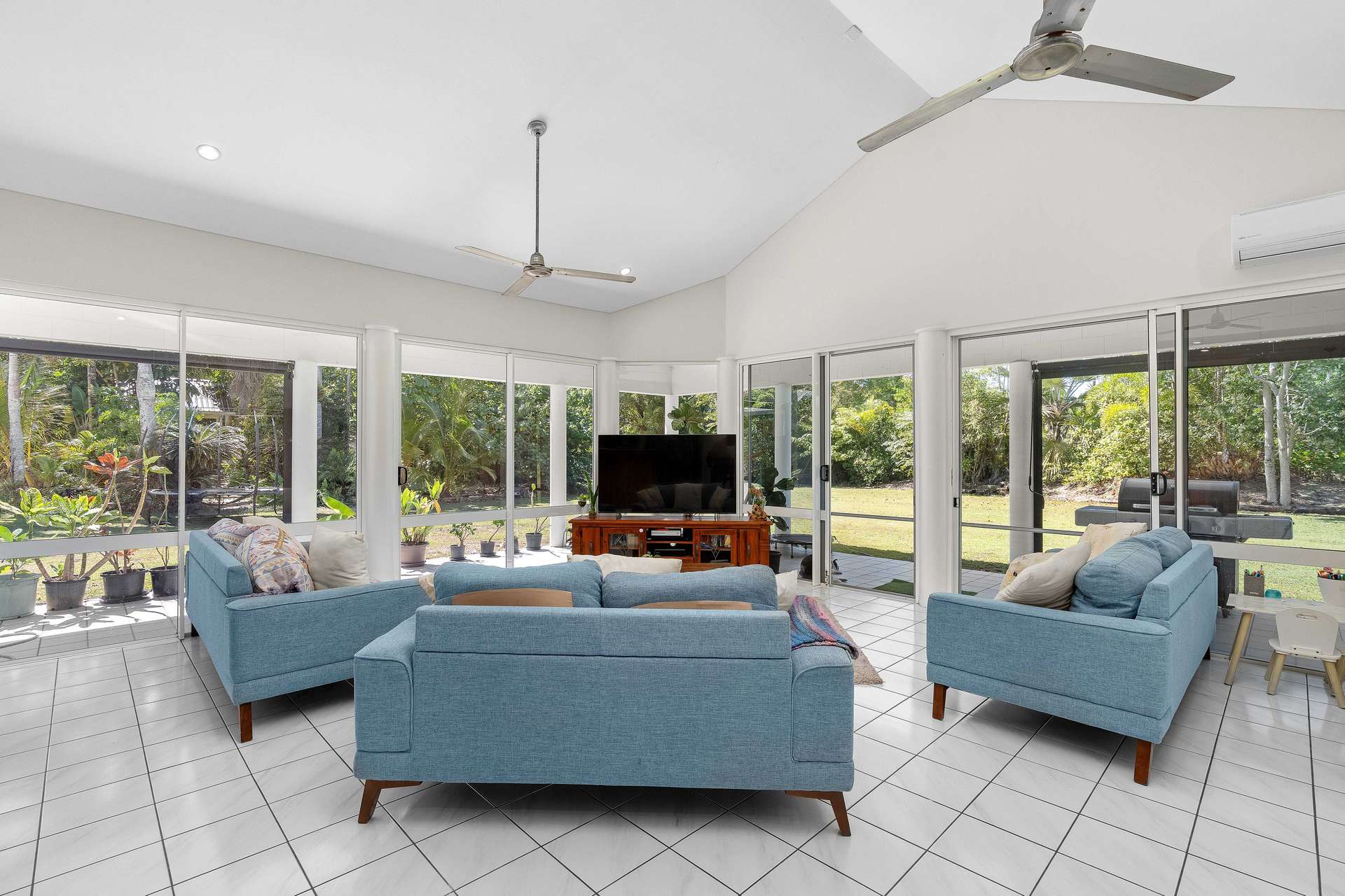 1 Bowman Close, Wonga Beach For Sale by Farmbuy.com - image 5