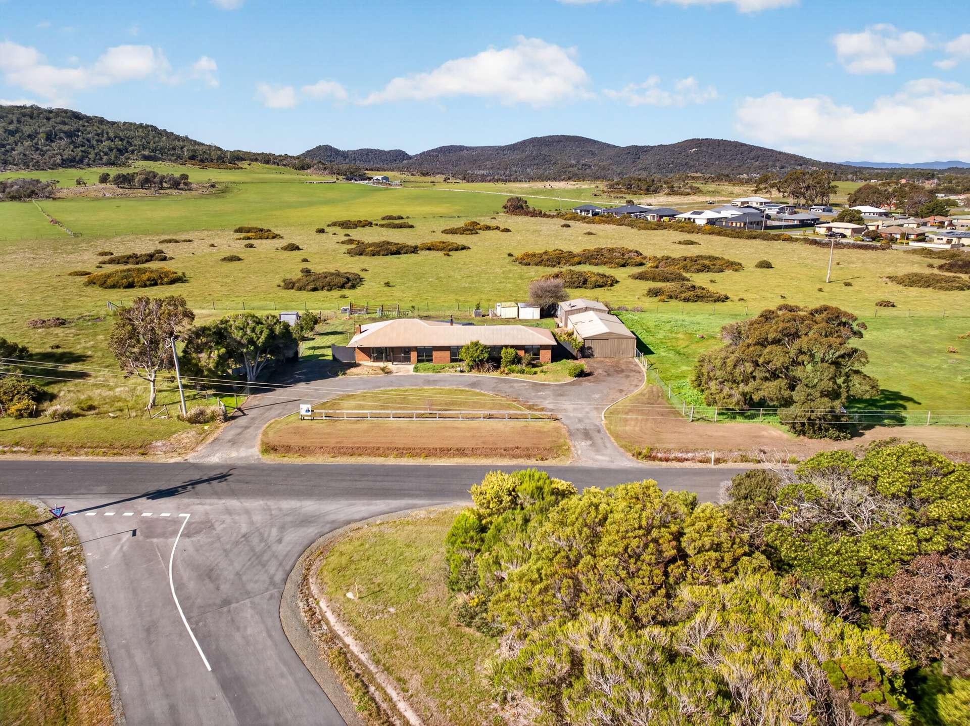 70 Arnold Street, George Town For Sale by Farmbuy.com - image 3