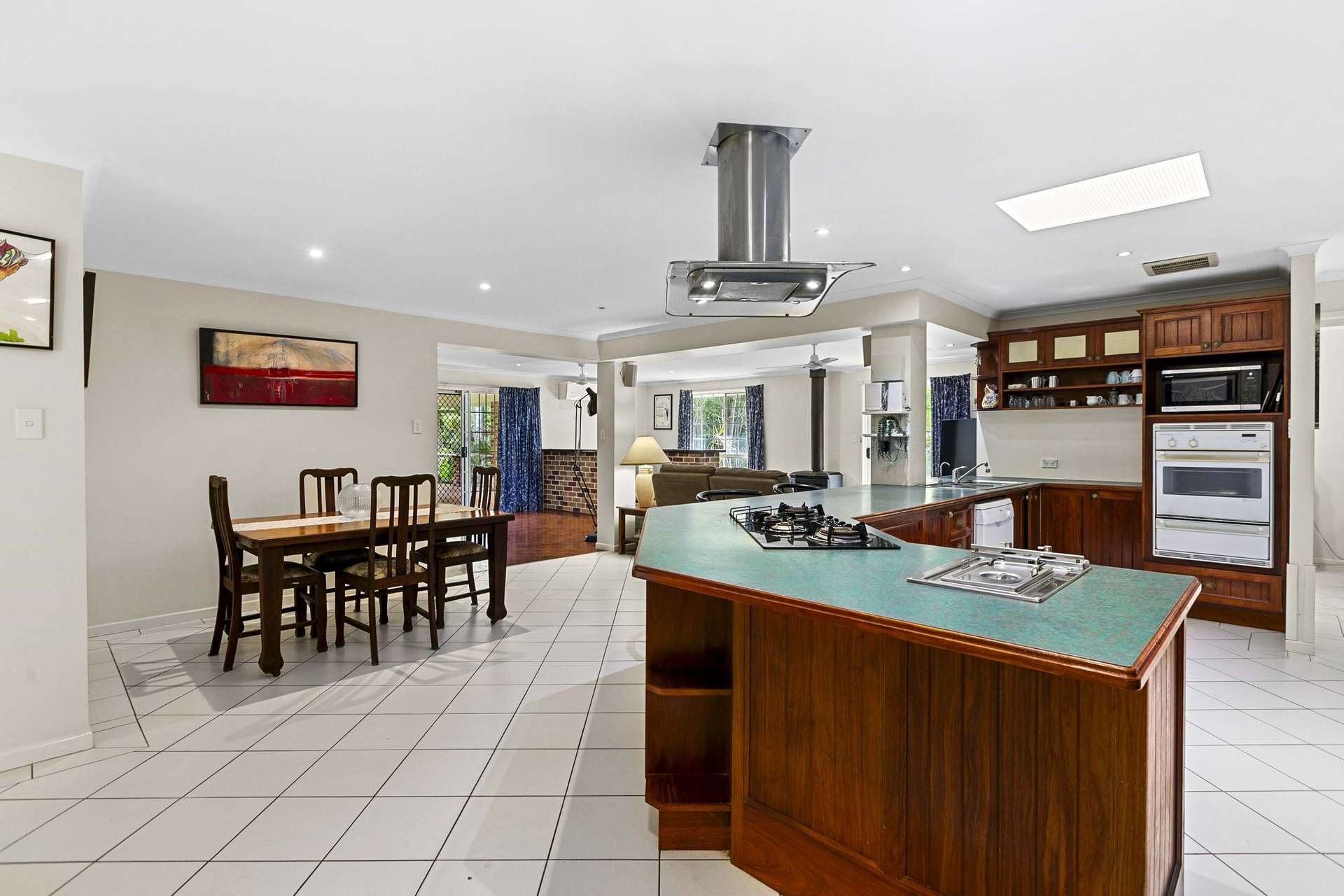 7 Mexican Court, Urangan For Sale by Farmbuy.com - image 11