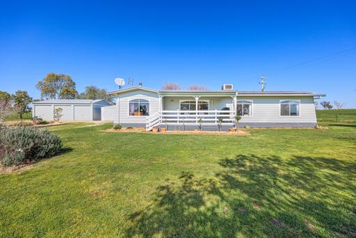 Farm Auction - NSW - Tamworth - 2340 - WELL DEVELOPED, SUPER PRODUCTIVE LIFESTYLE HOLDING 