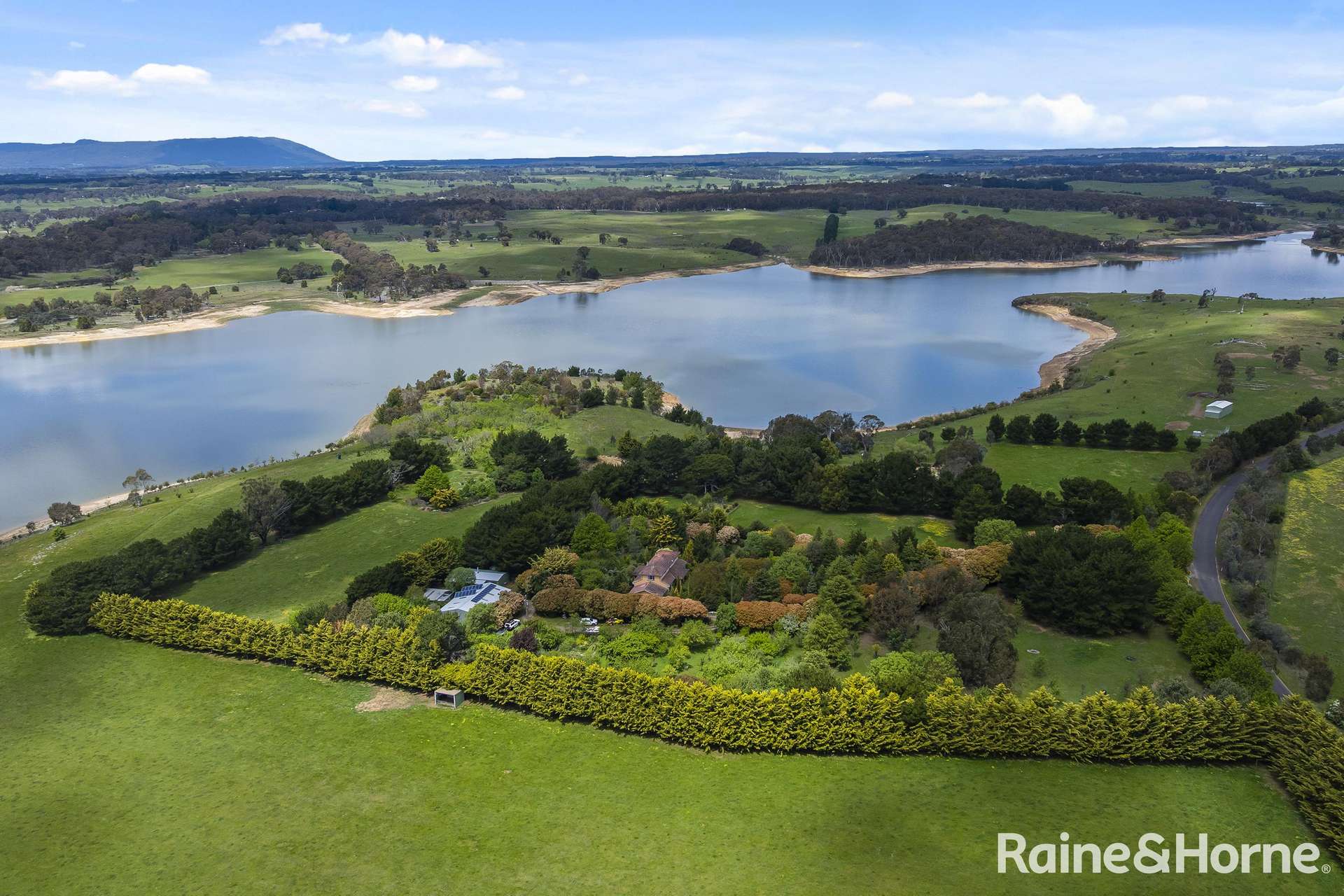 545 Kyneton Springhill Road, Kyneton South For Sale by Farmbuy.com - image 1