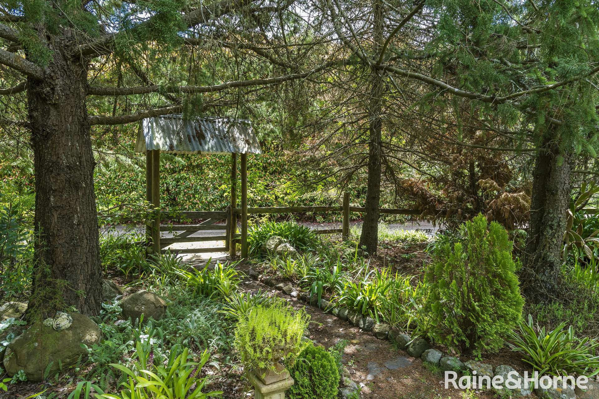 545 Kyneton Springhill Road, Kyneton South For Sale by Farmbuy.com - image 6