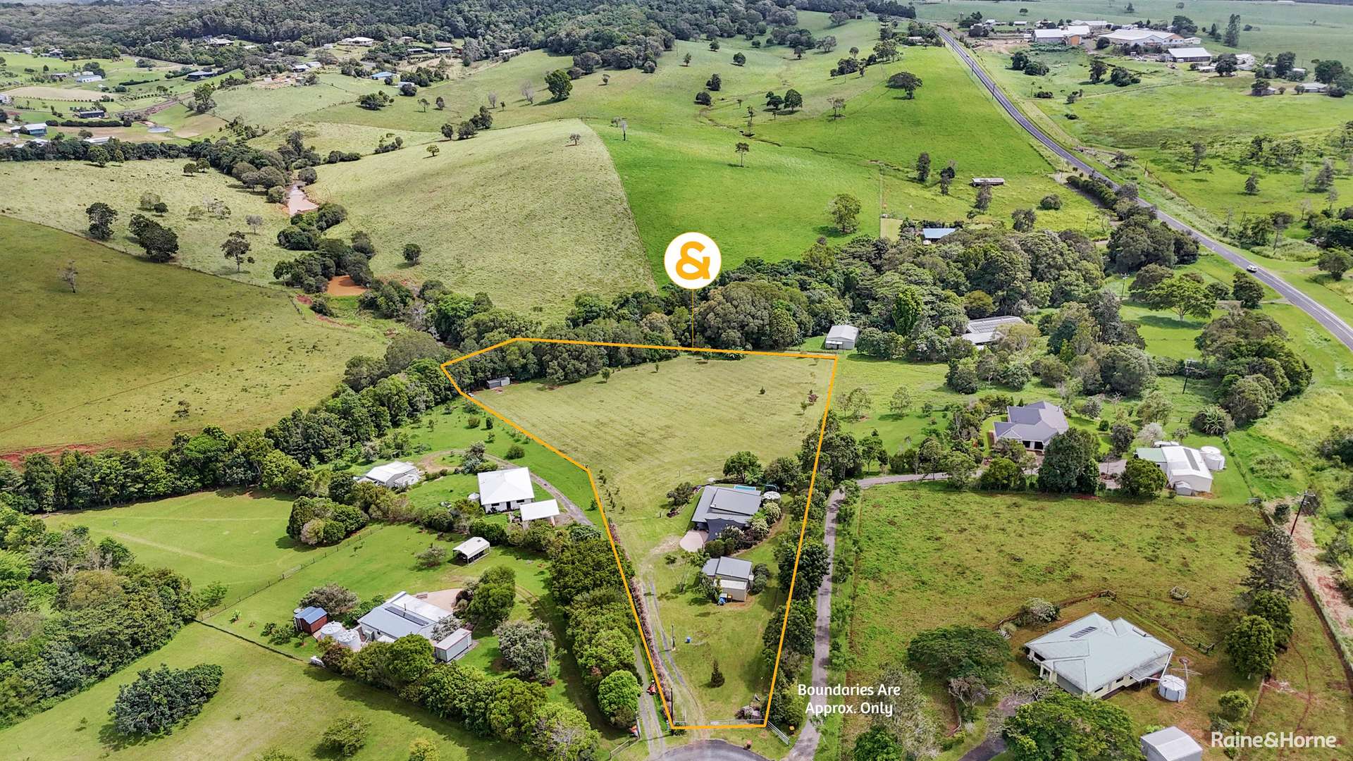 17 Cahill Close, Peeramon For Sale by Farmbuy.com - image 1