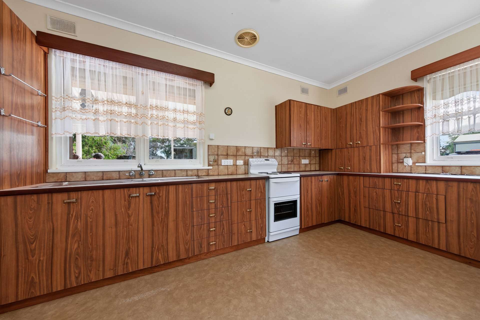 'Molino' Black Road, Gladstone For Sale by Farmbuy.com - image 19