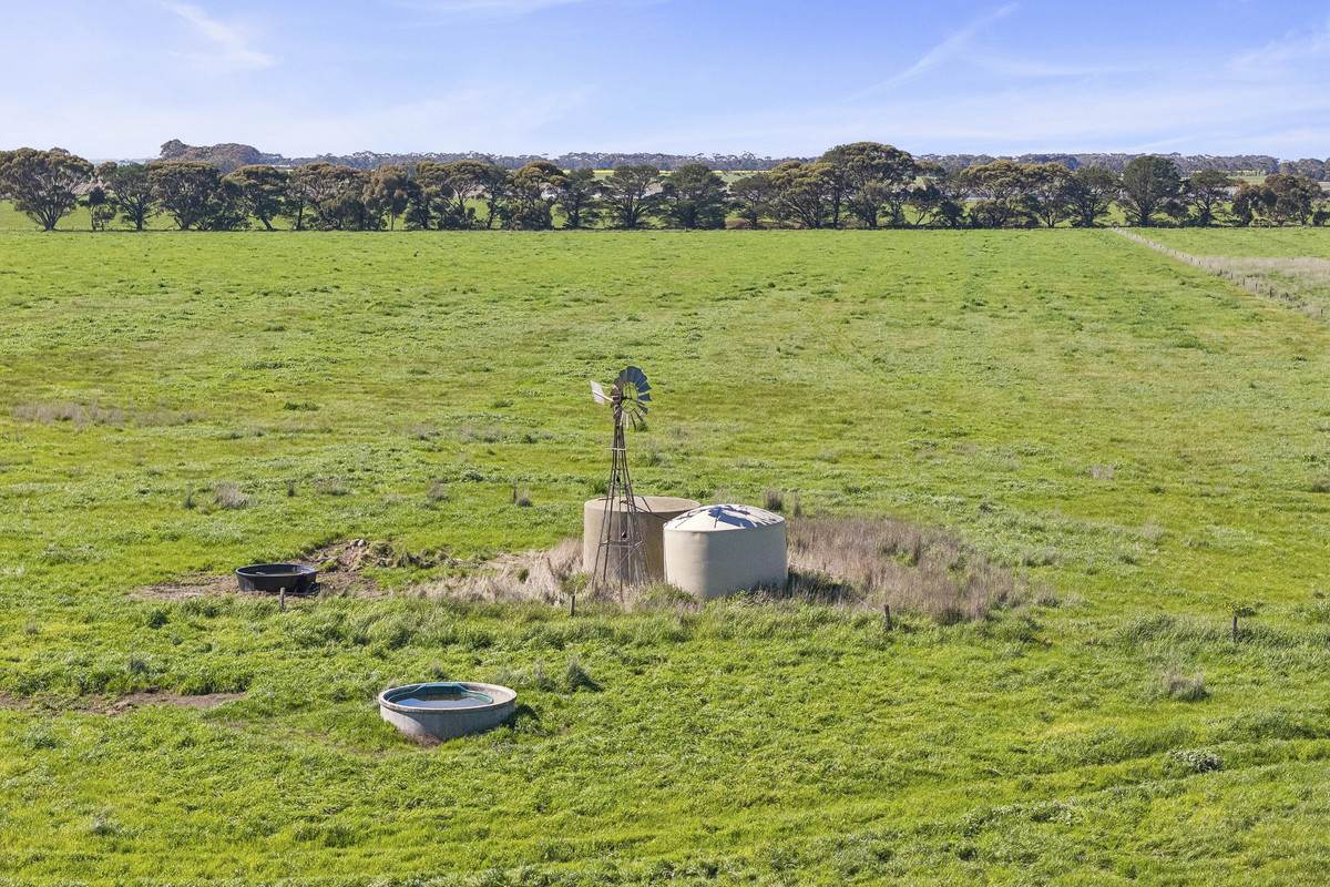 Crn Steeles Road & Foxhow Road, Leslie Manor For Sale by Farmbuy.com - image 12