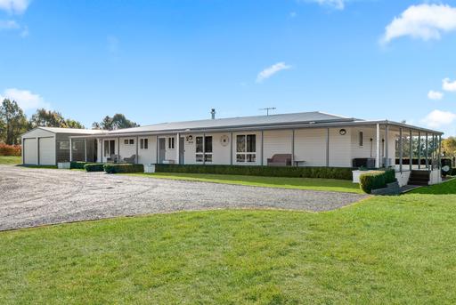 Farm For Sale - NSW - Crookwell - 2583 - Immaculate Lifestyle Living with Breathtaking Rural Views 