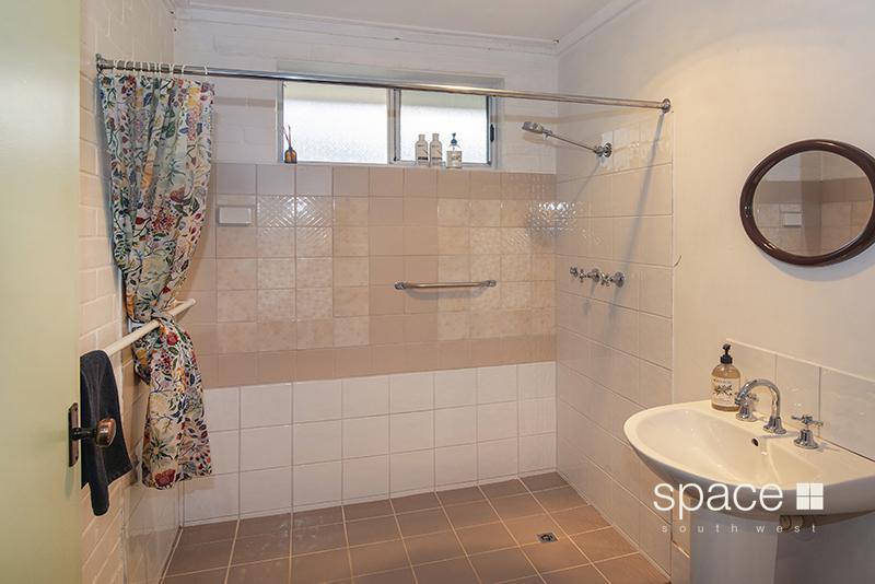 12 Walker Place, Redgate For Sale by Farmbuy.com - image 16