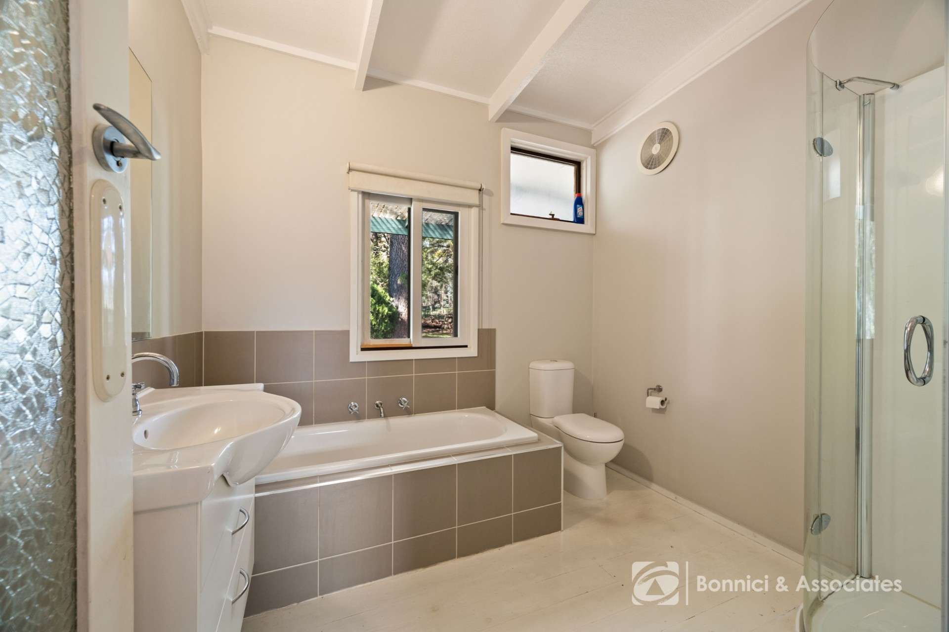 134 Fighting Gully Road, Beechworth For Sale by Farmbuy.com - image 13