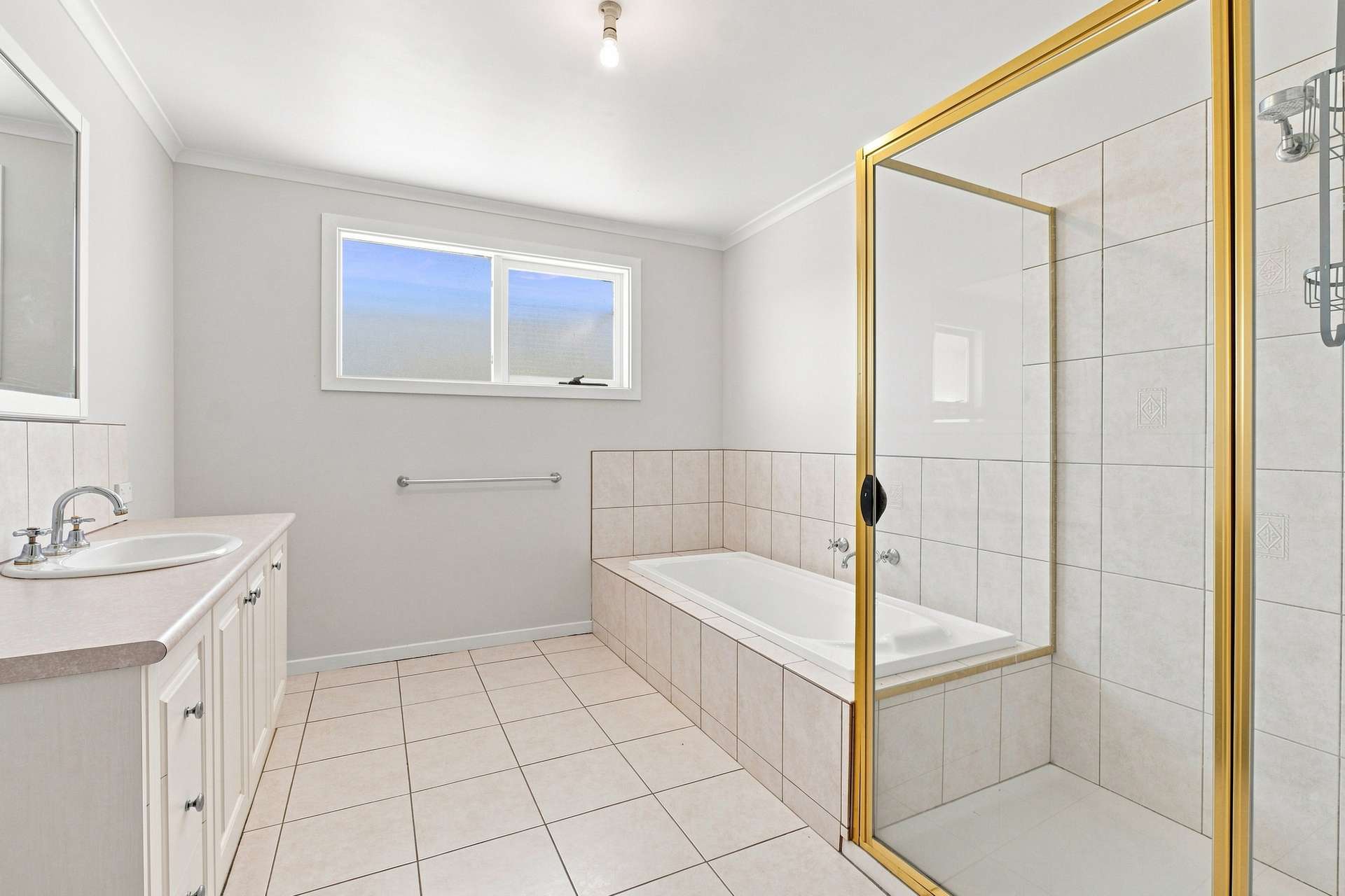 5 Glen Place, Hazelwood North For Sale by Farmbuy.com - image 16