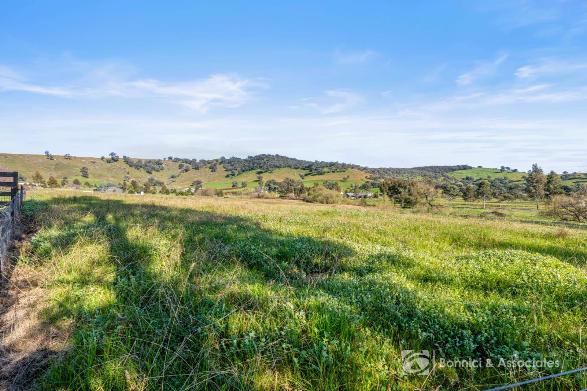 25 Whitestone Place, West Wodonga For Sale by Farmbuy.com - image 1