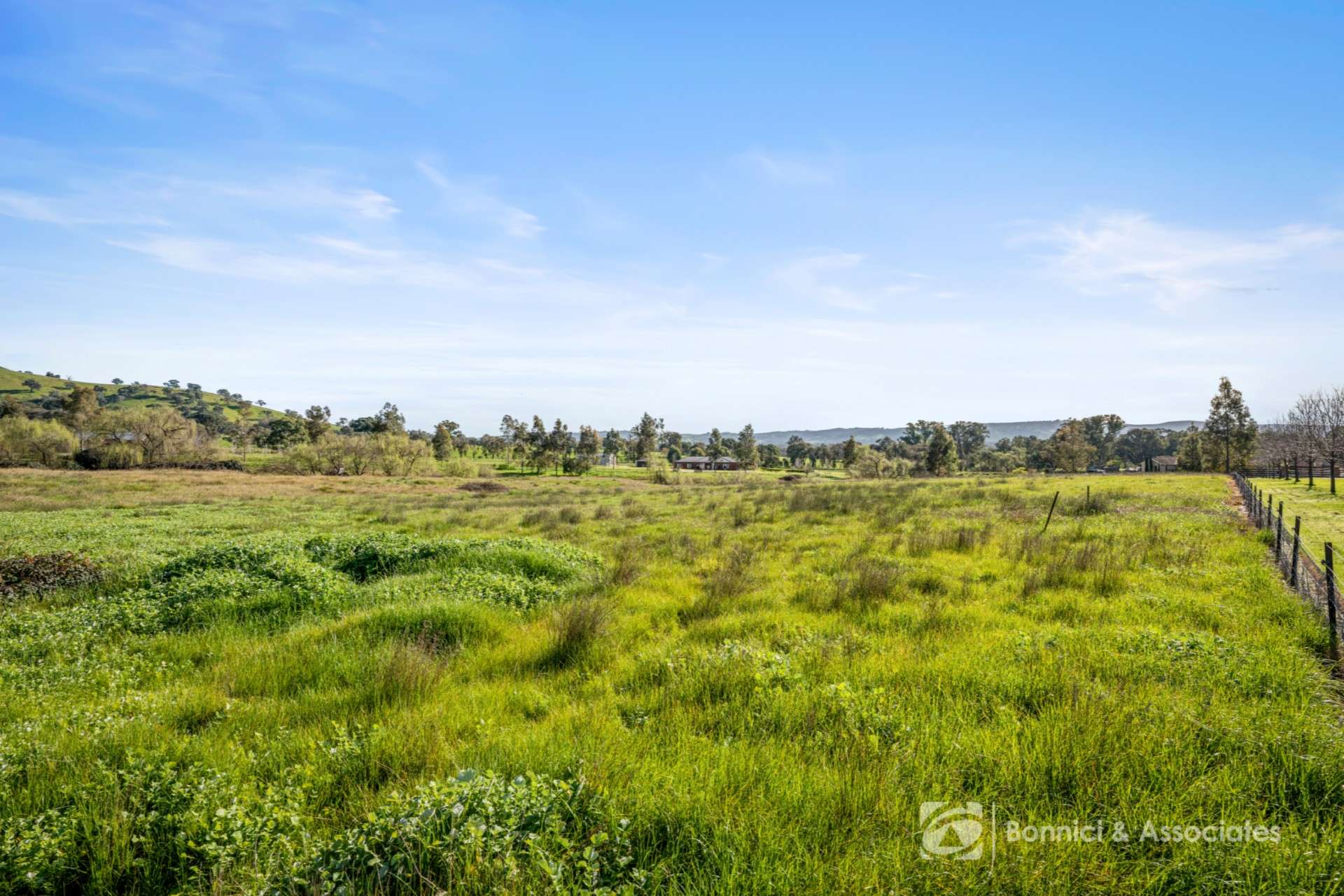 25 Whitestone Place, West Wodonga For Sale by Farmbuy.com - image 5
