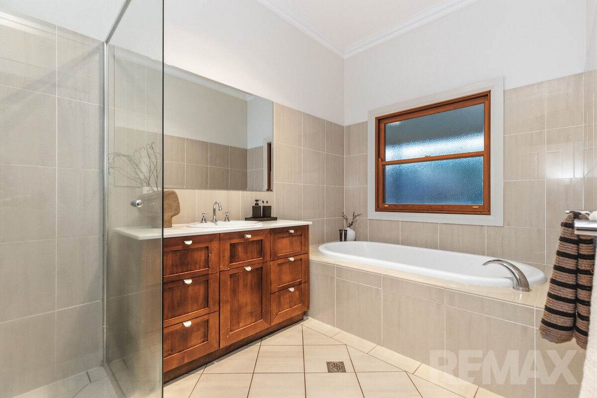 5 Tamarind Place, Lake Albert For Sale by Farmbuy.com - image 13