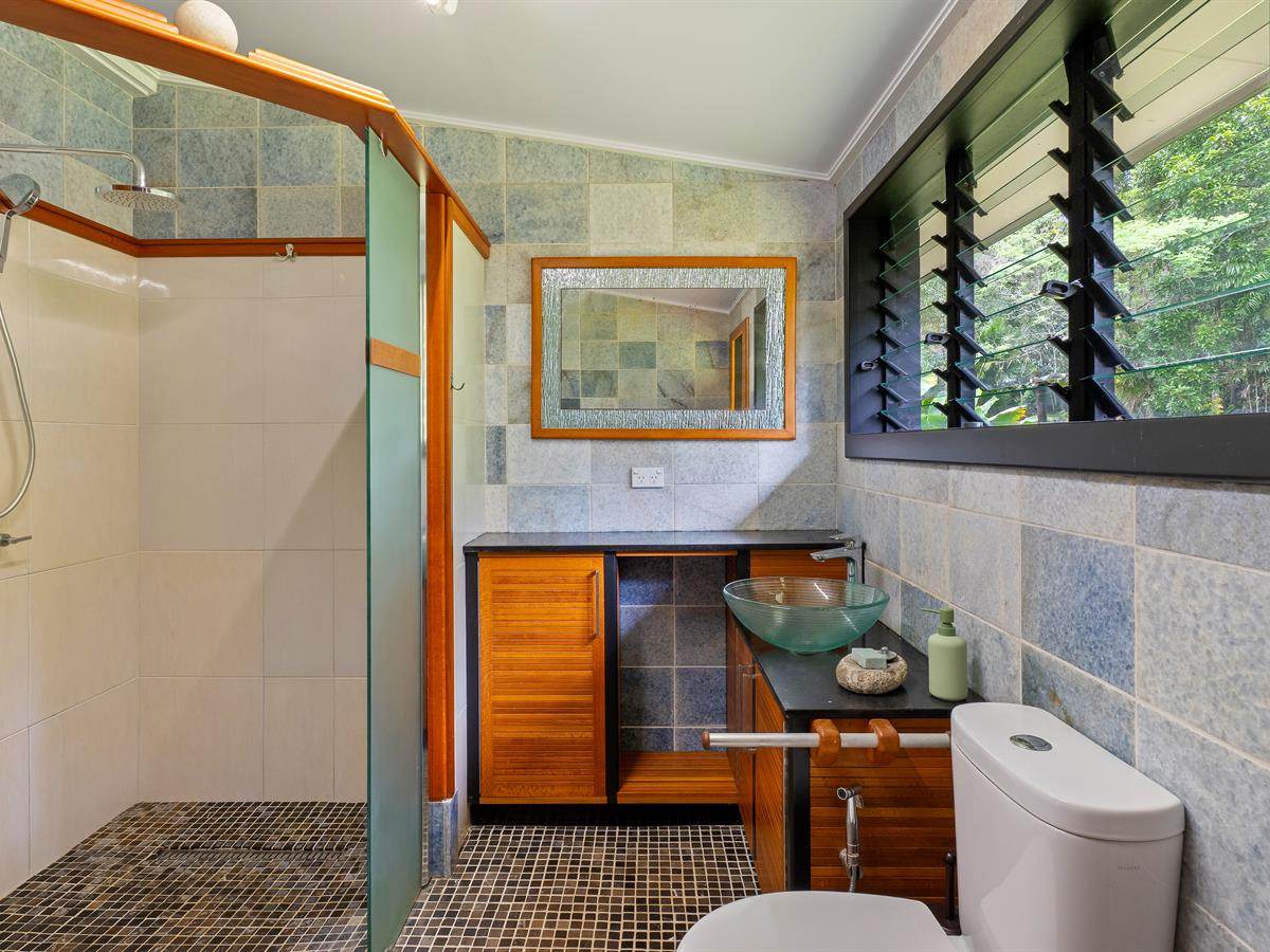 16 Nelson Road, Babinda For Sale by Farmbuy.com - image 9