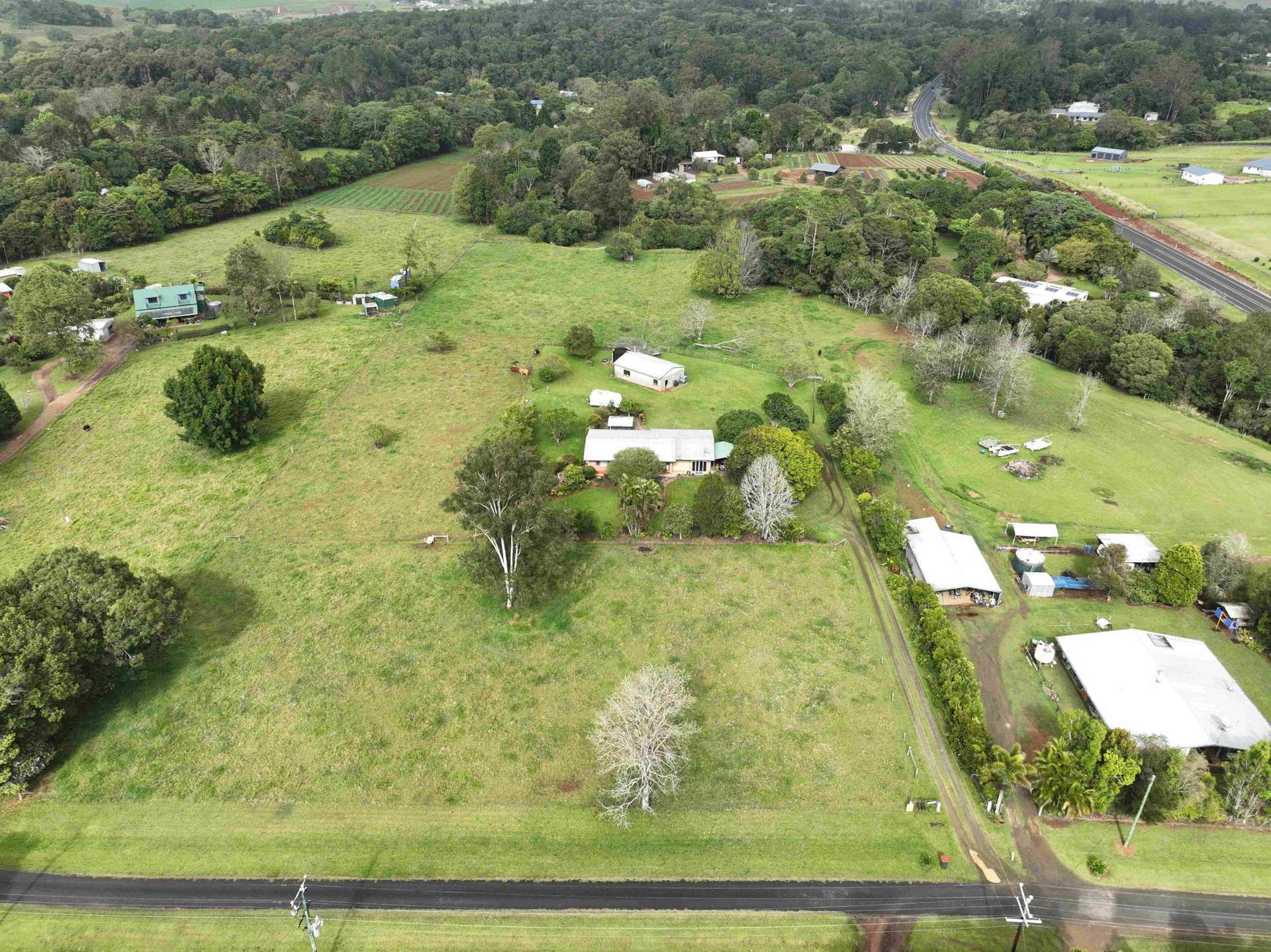 14 Croft Road, Malanda For Sale by Farmbuy.com - image 2