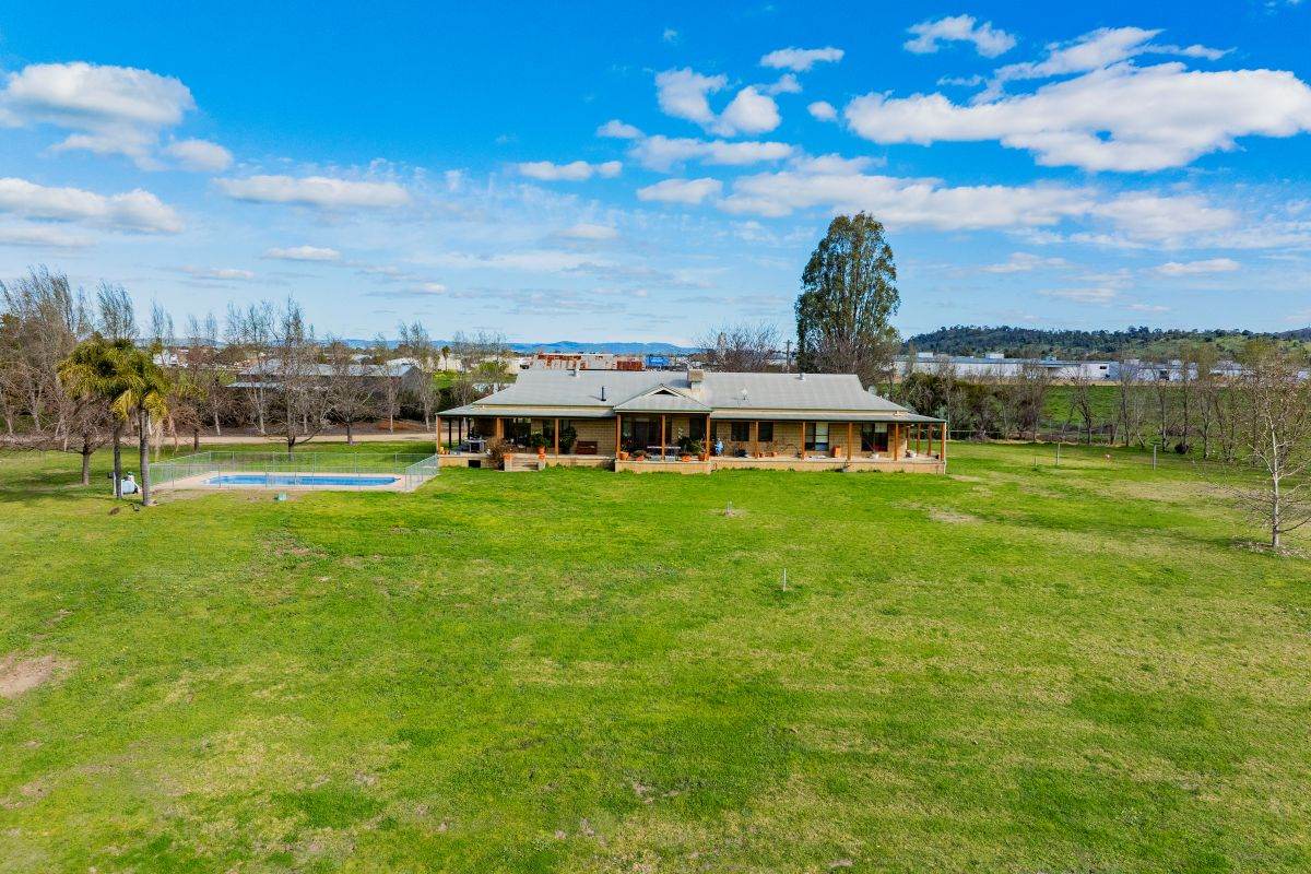 2 Gillard Road, East Wagga Wagga For Sale by Farmbuy.com - image 7
