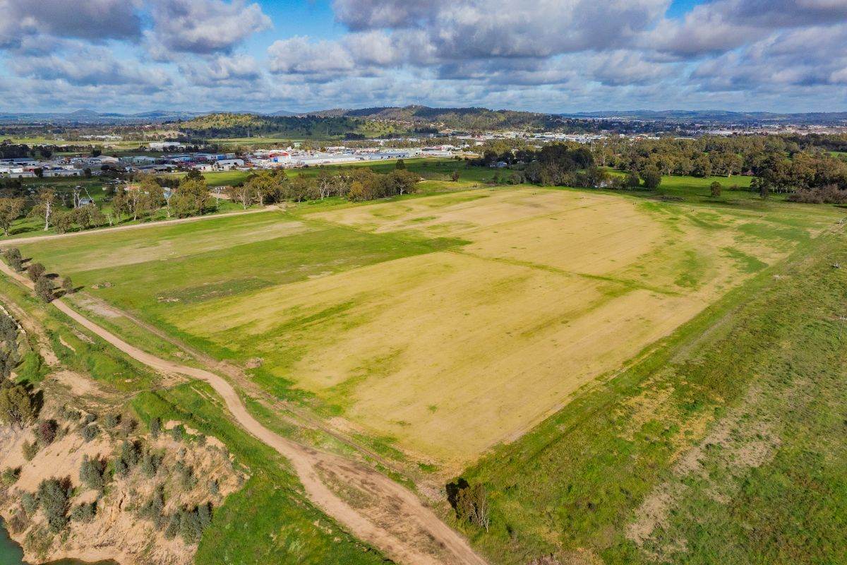 2 Gillard Road, East Wagga Wagga For Sale by Farmbuy.com - image 6