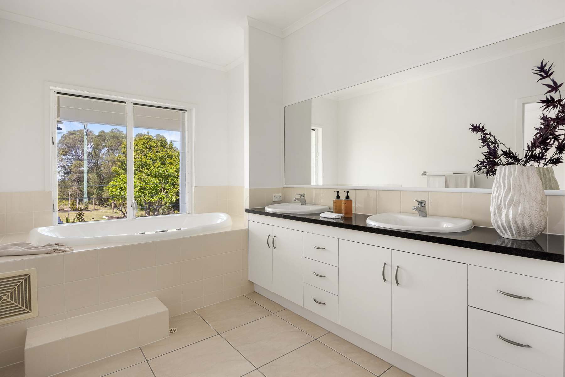 16a Pacific View Drive, Tinbeerwah For Sale by Farmbuy.com - image 13