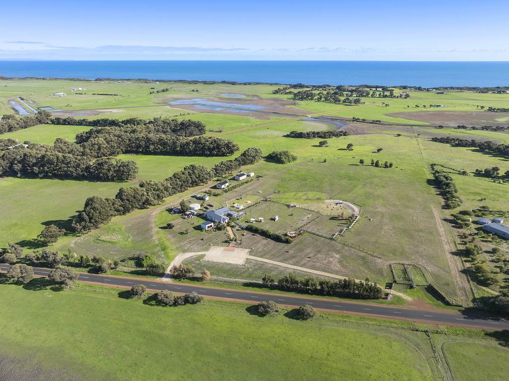 671 Mallokup Rd, Stirling Estate WA 6271