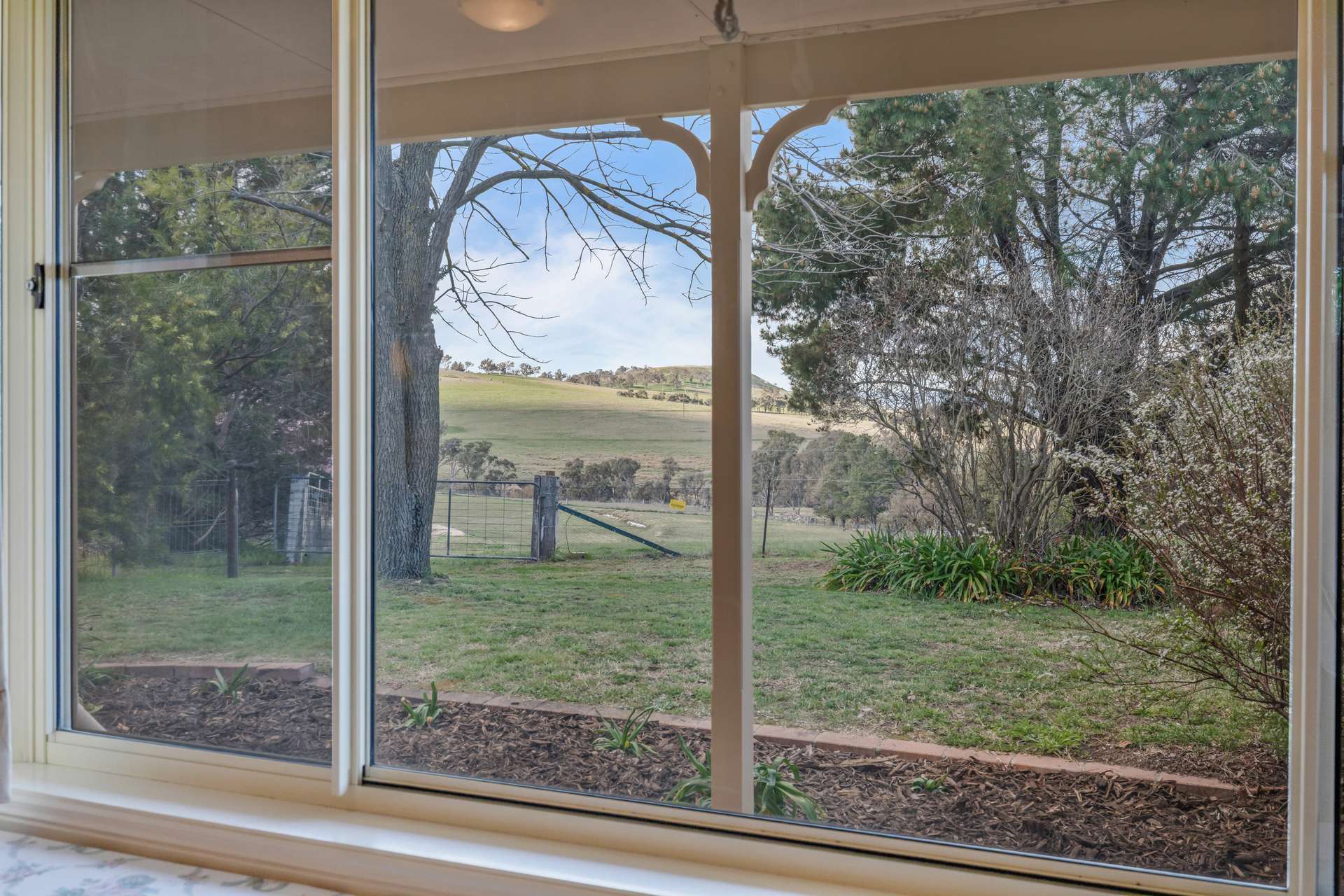 136 Sutherland Drive, Georges Plains For Sale by Farmbuy.com - image 17