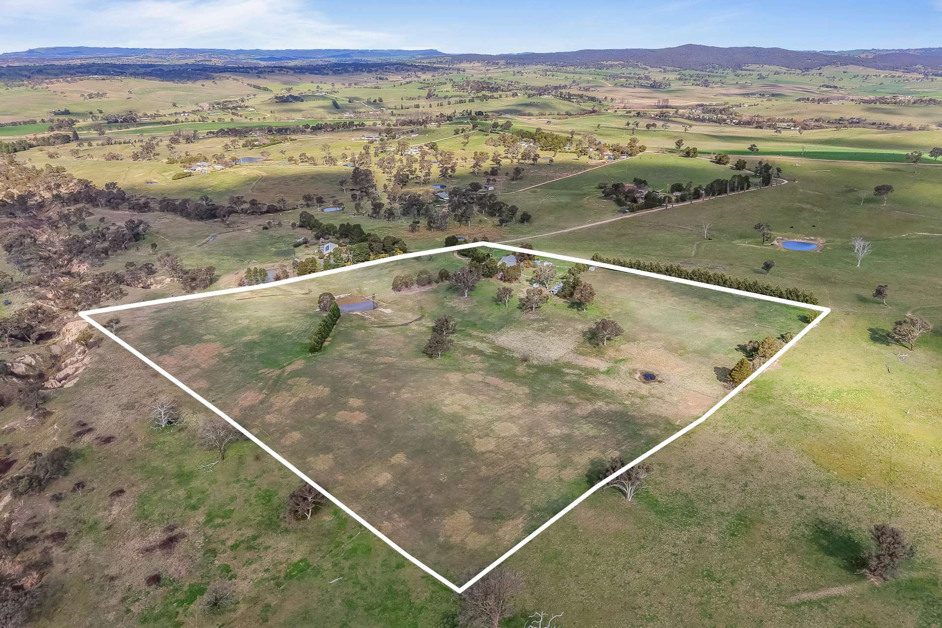 136 Sutherland Drive, Georges Plains For Sale by Farmbuy.com - image 23