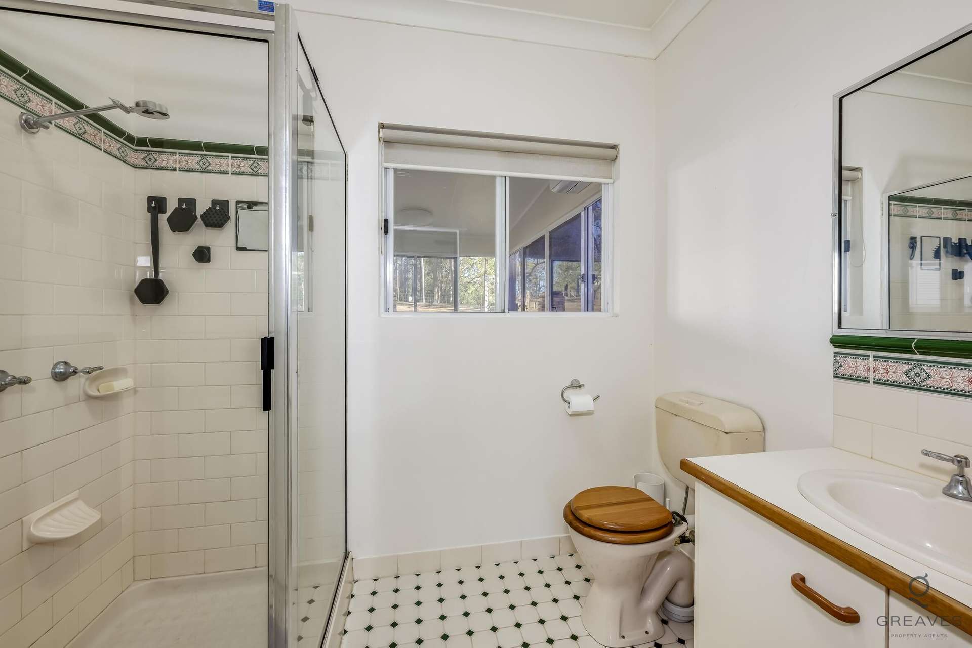 6 Horwood Drive, Bucca For Sale by Farmbuy.com - image 13