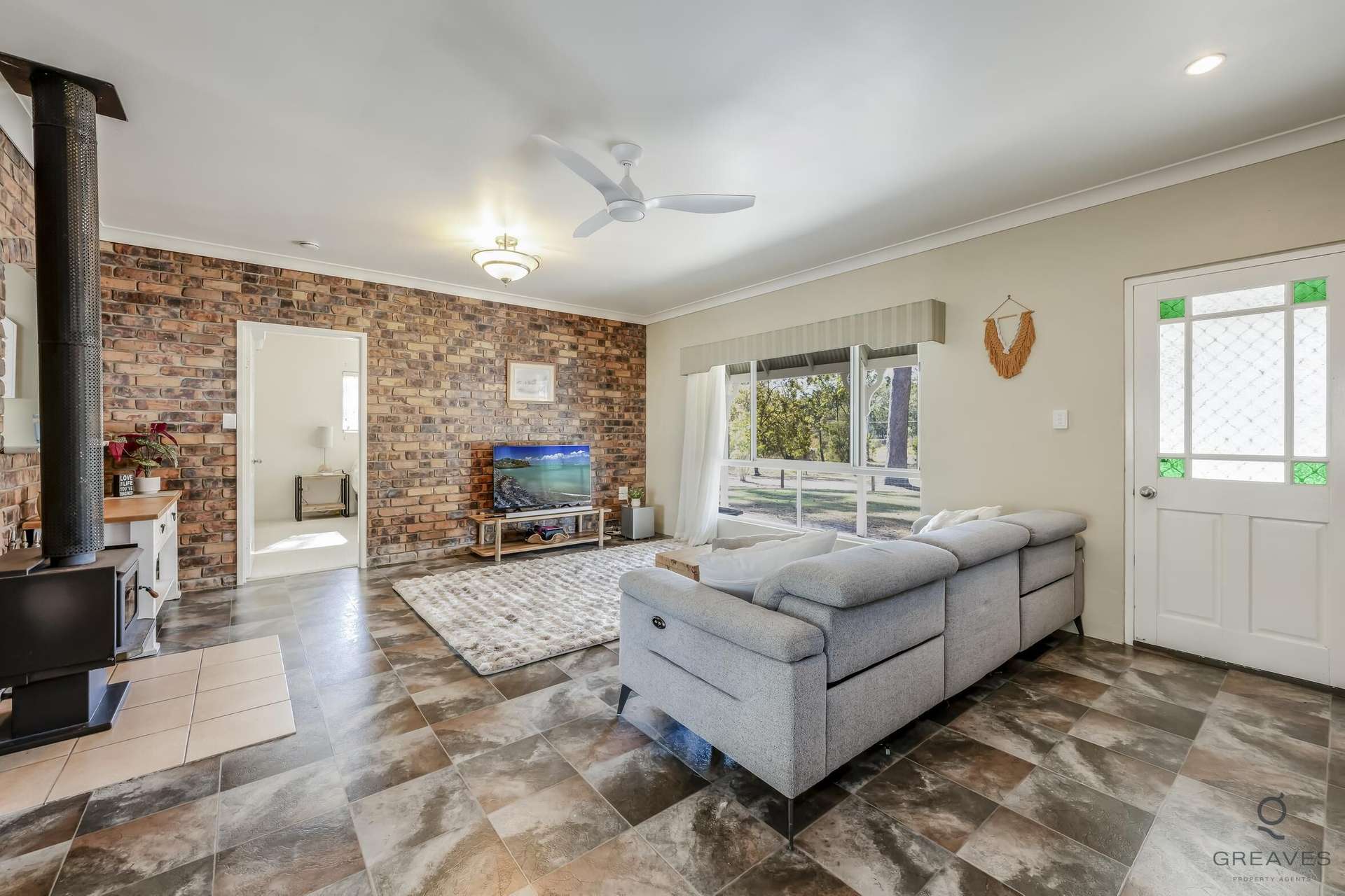 6 Horwood Drive, Bucca For Sale by Farmbuy.com - image 8