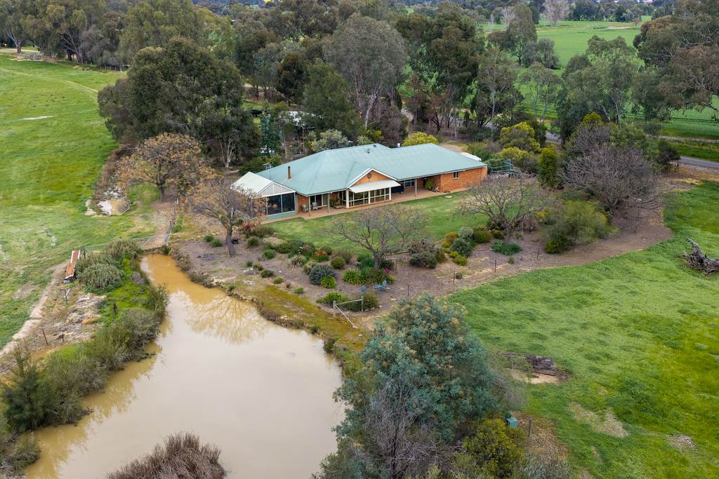 25 McNamara Road, Toolamba VIC 3614