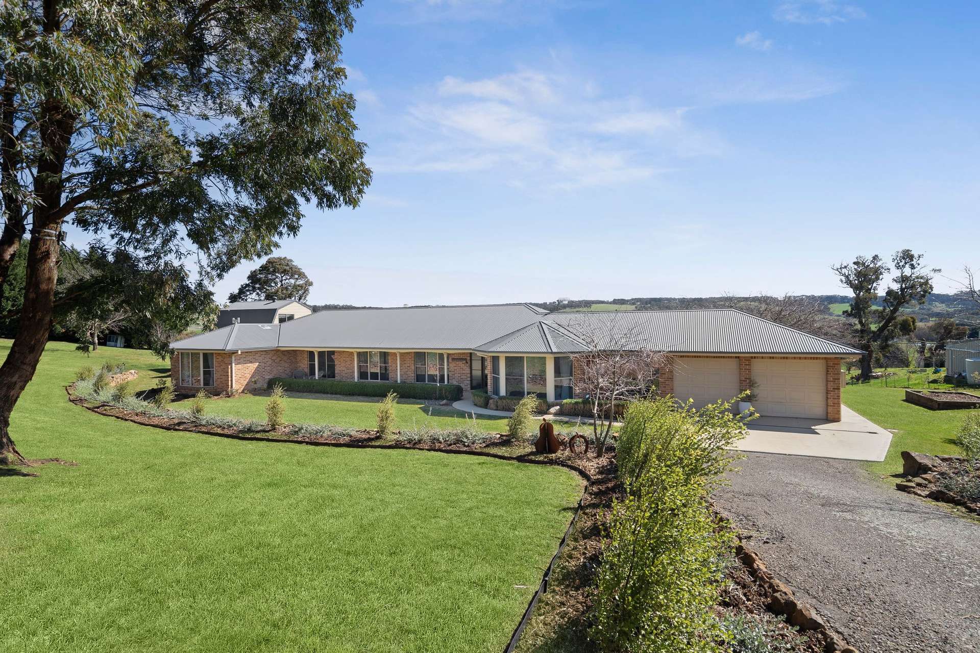 7 Somerset Place, Crookwell For Sale by Farmbuy.com - image 1