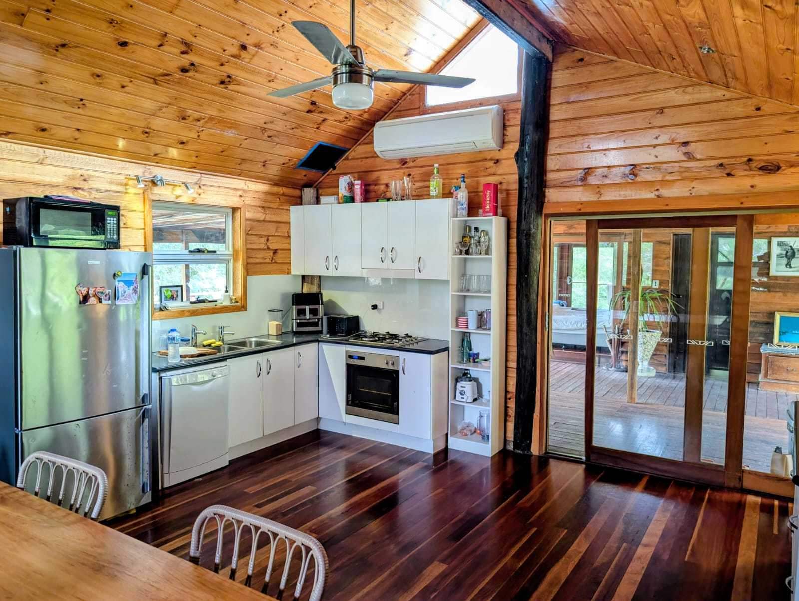669 North Bank Road, Raleigh For Sale by Farmbuy.com - image 9