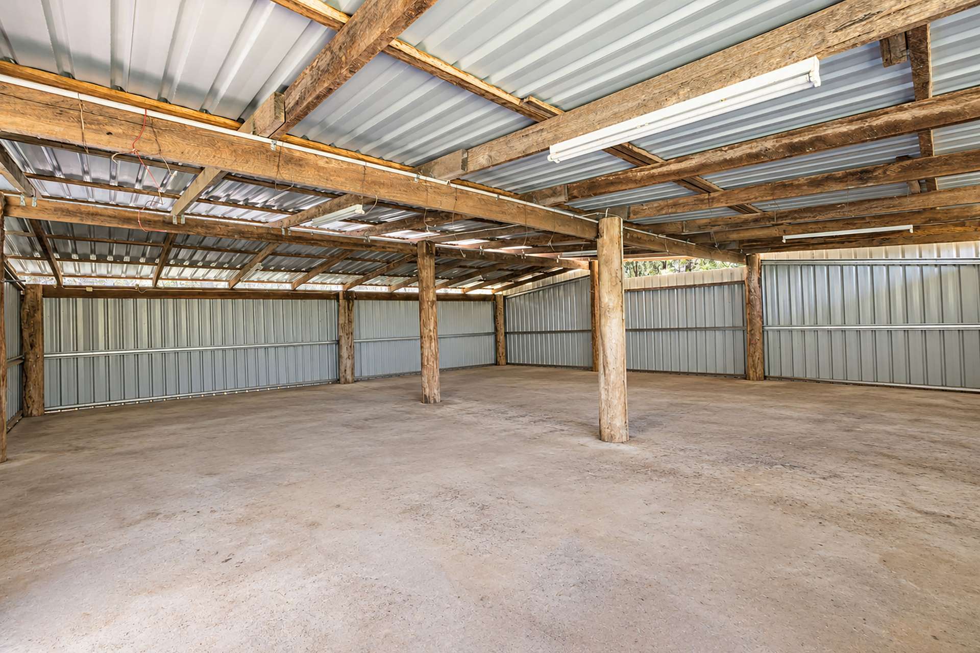 669 North Bank Road, Raleigh For Sale by Farmbuy.com - image 31