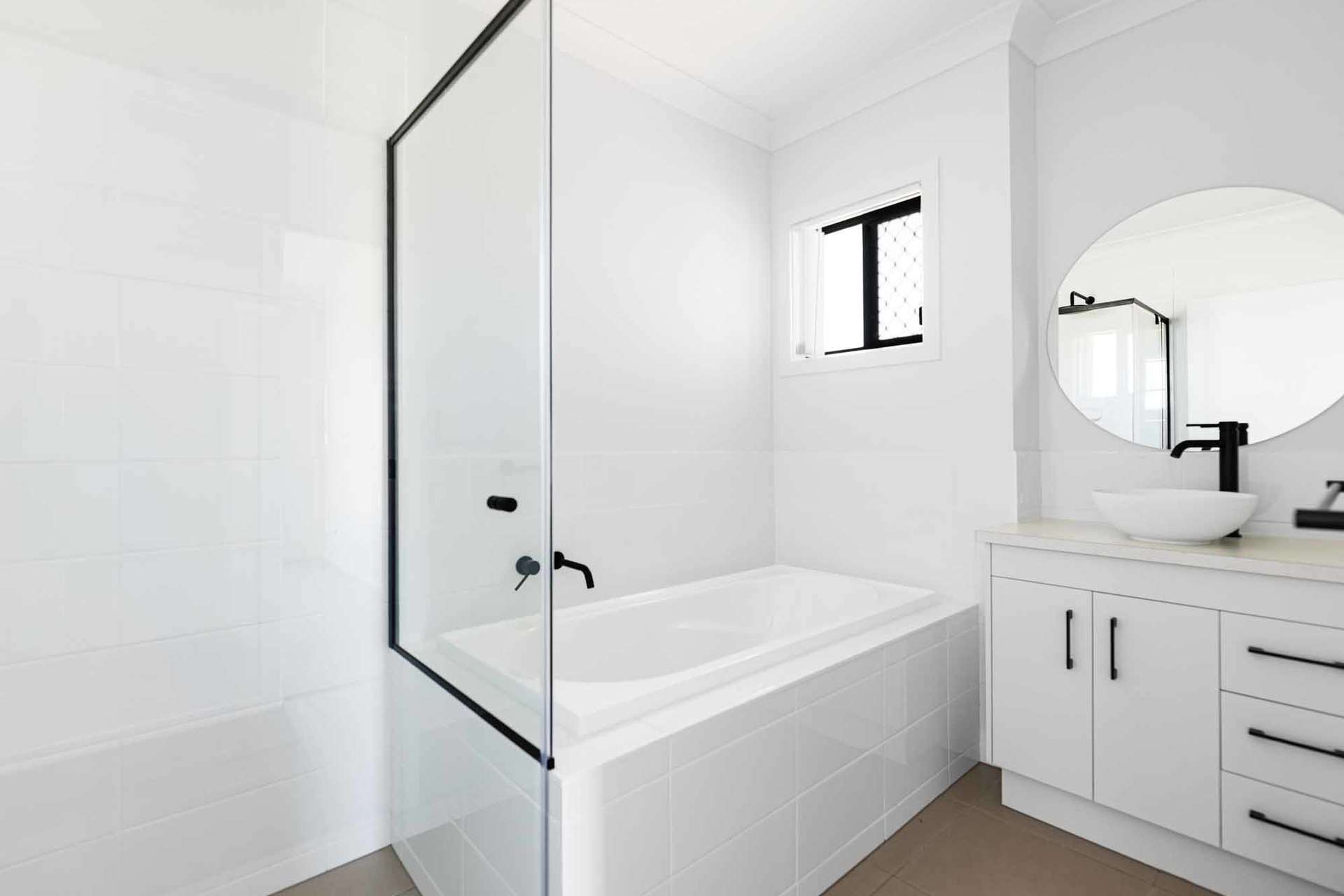 32 Aquila Drive, Meringandan West For Sale by Farmbuy.com - image 9
