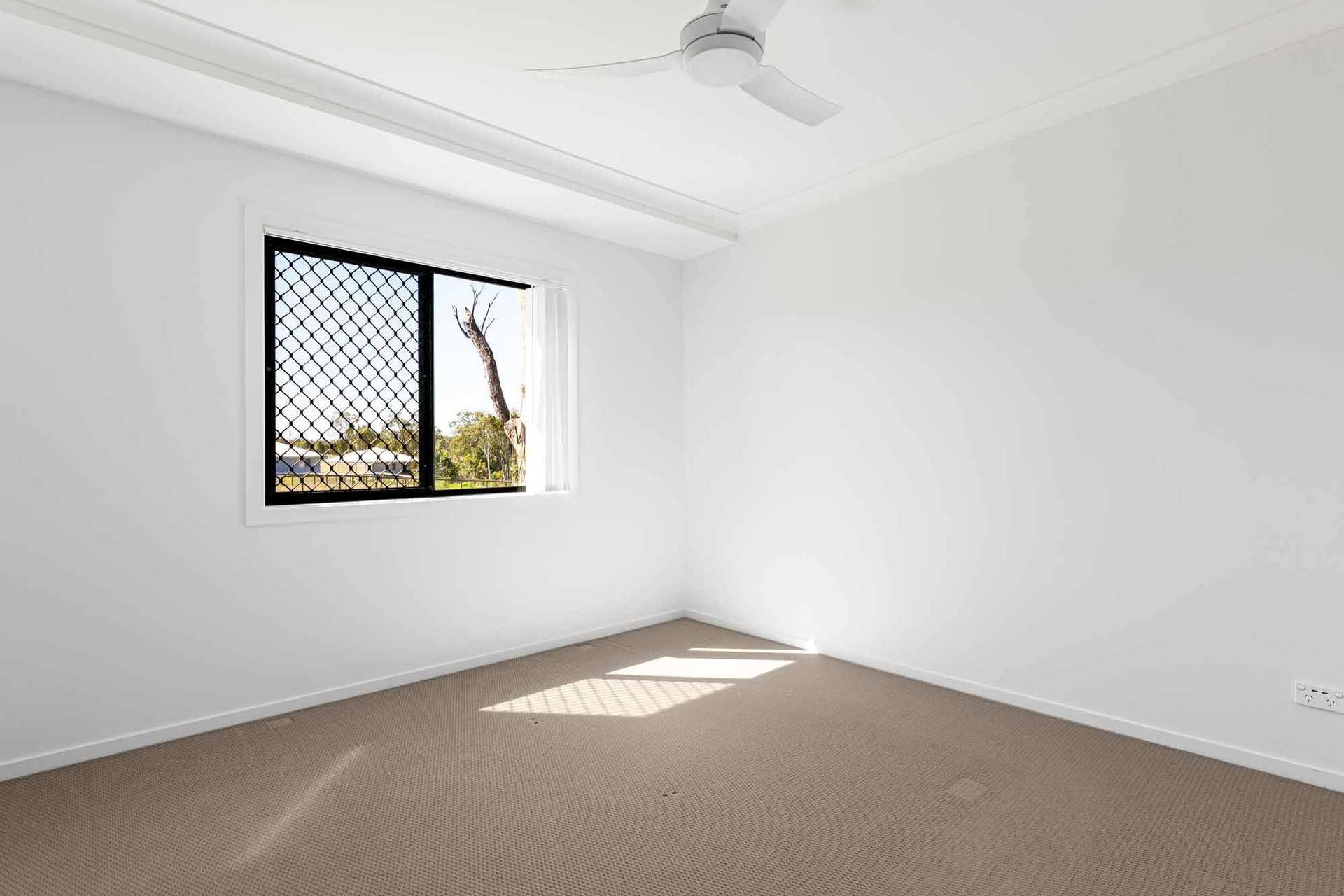 32 Aquila Drive, Meringandan West For Sale by Farmbuy.com - image 6