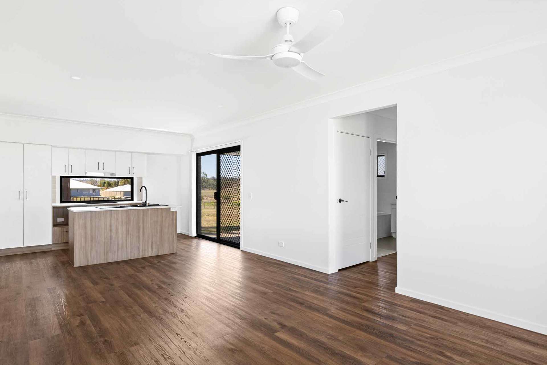 32 Aquila Drive, Meringandan West For Sale by Farmbuy.com - image 4