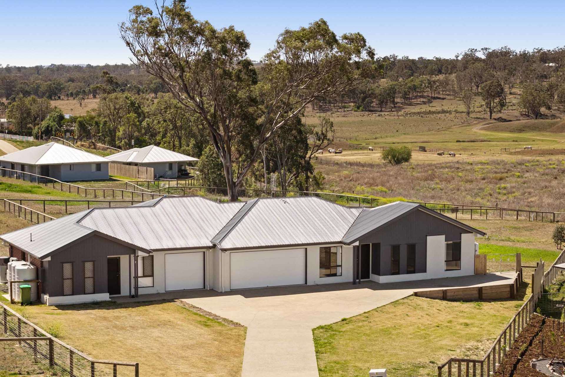 32 Aquila Drive, Meringandan West For Sale by Farmbuy.com - image 1