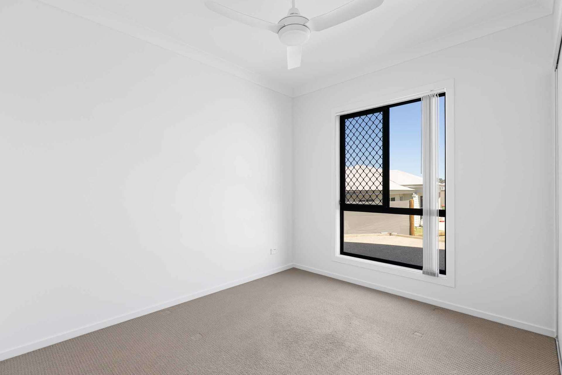 32 Aquila Drive, Meringandan West For Sale by Farmbuy.com - image 7