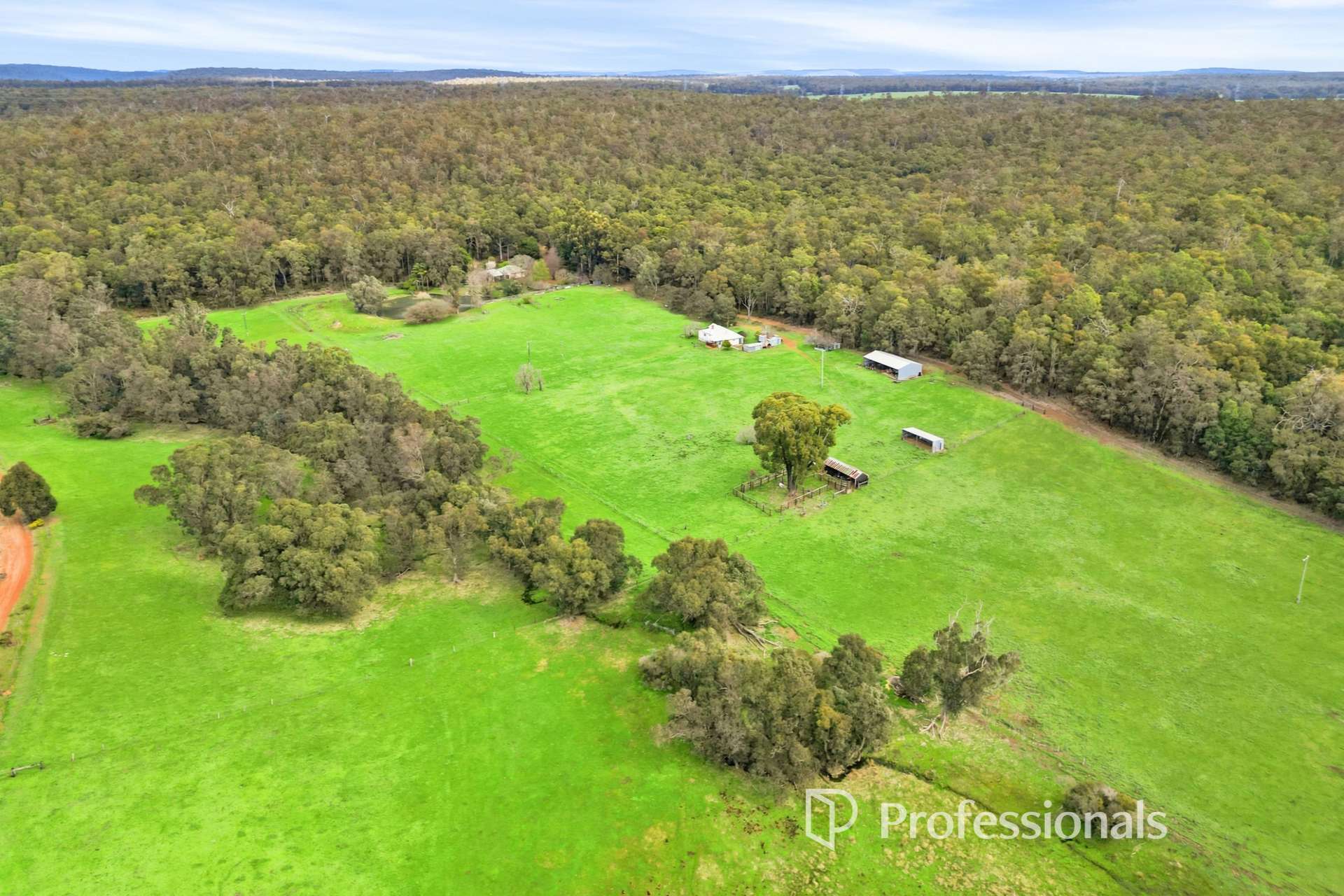 852 Worsley Back Road, Worsley For Sale by Farmbuy.com - image 22