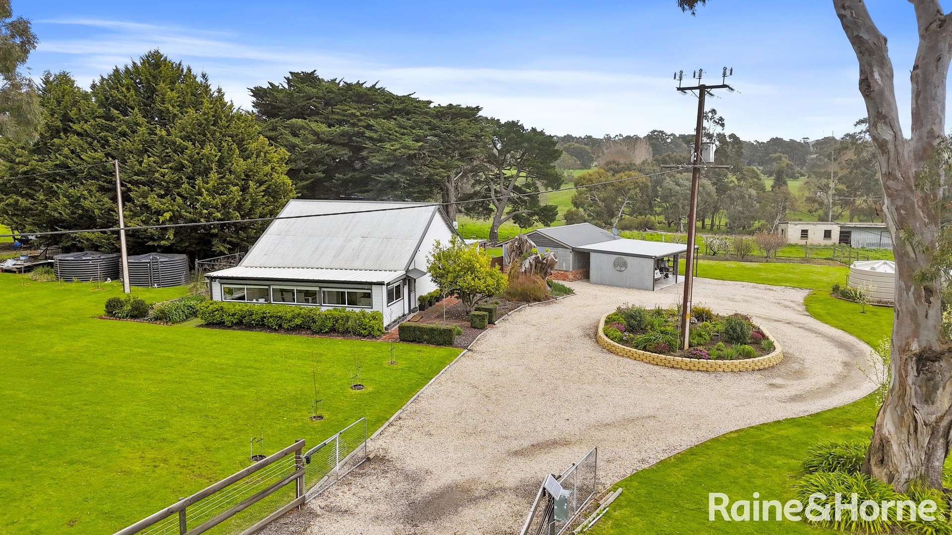 592 Flaxley Road, Echunga For Sale by Farmbuy.com - image 2