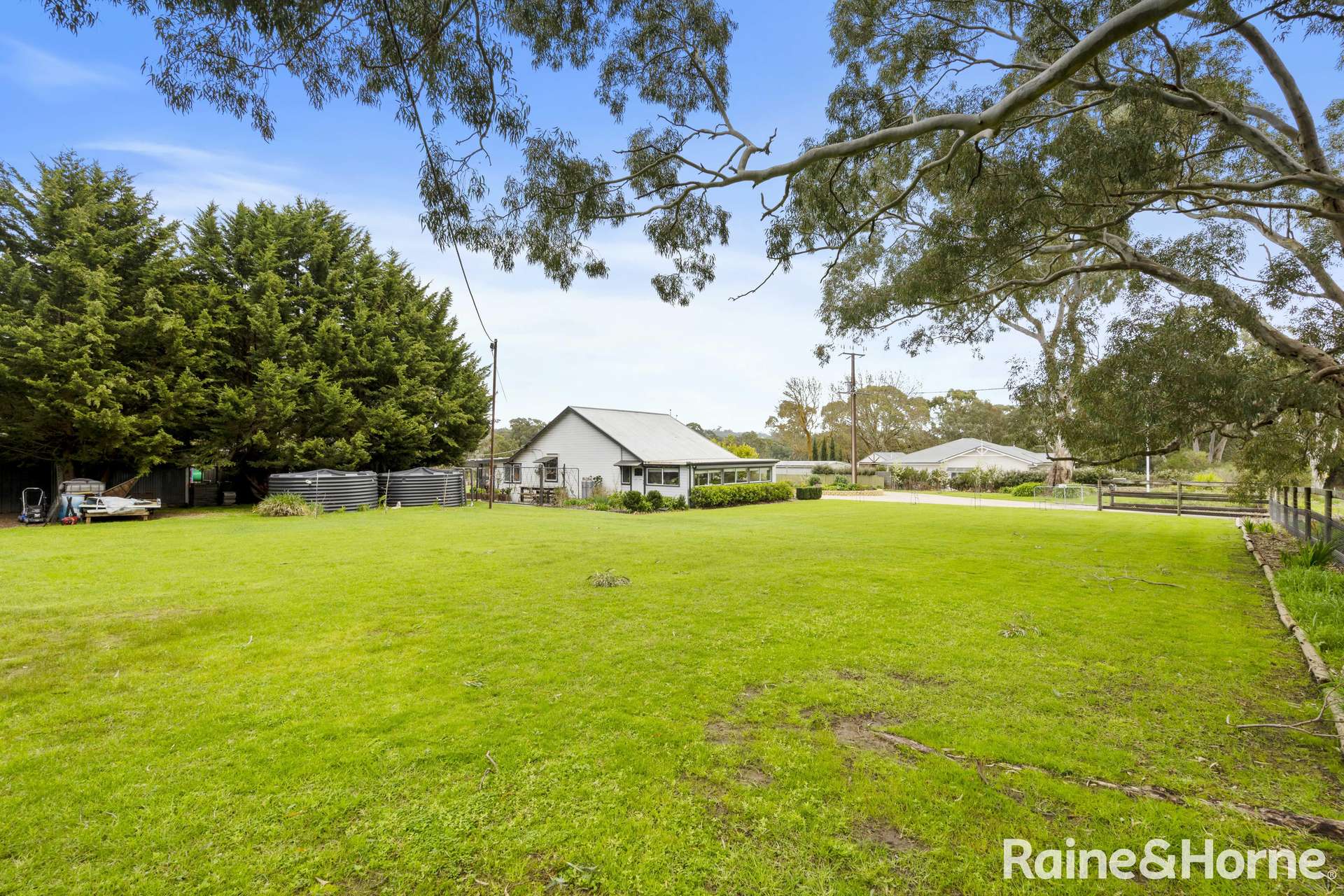 592 Flaxley Road, Echunga For Sale by Farmbuy.com - image 4