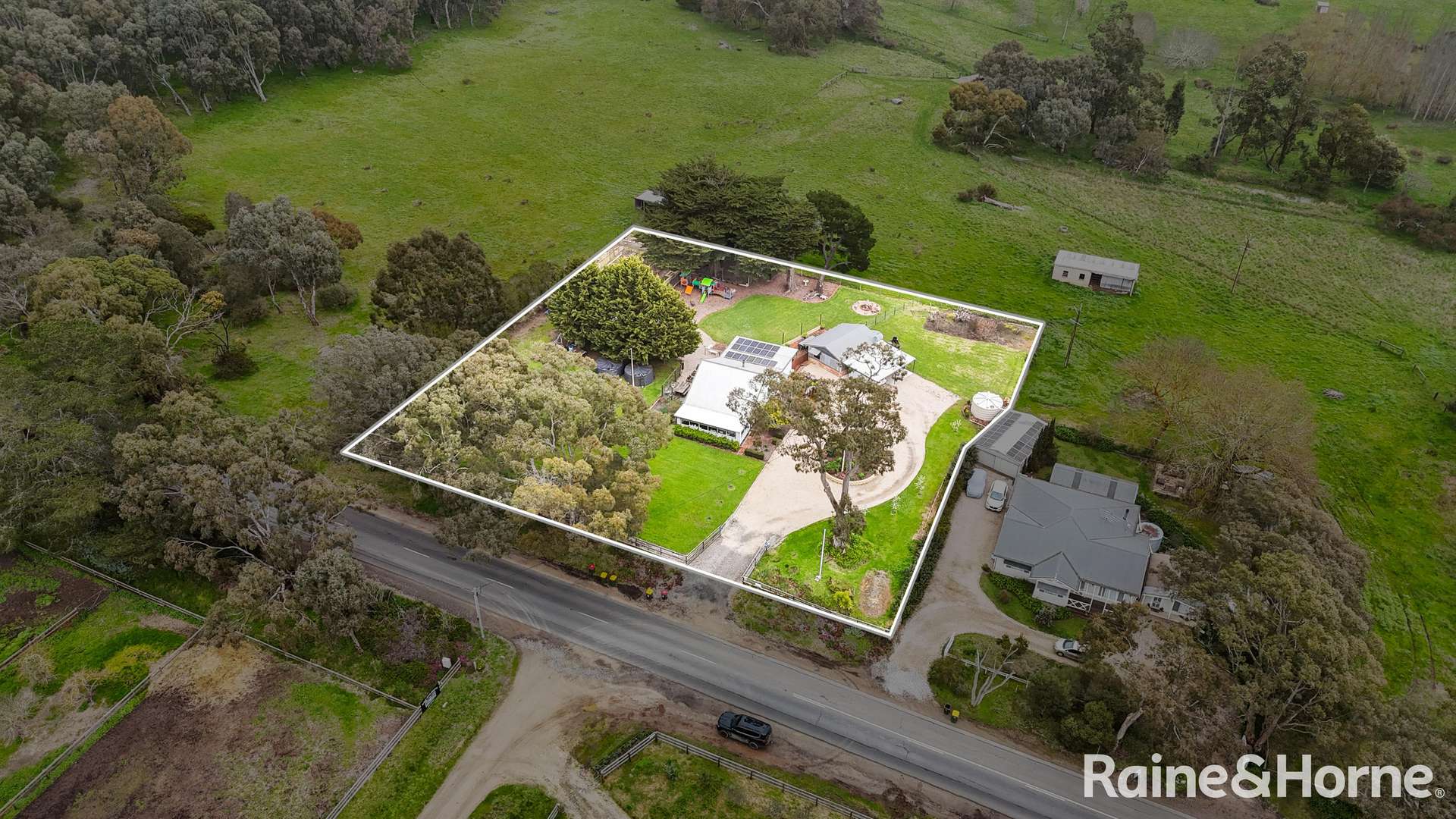592 Flaxley Road, Echunga For Sale by Farmbuy.com - image 6