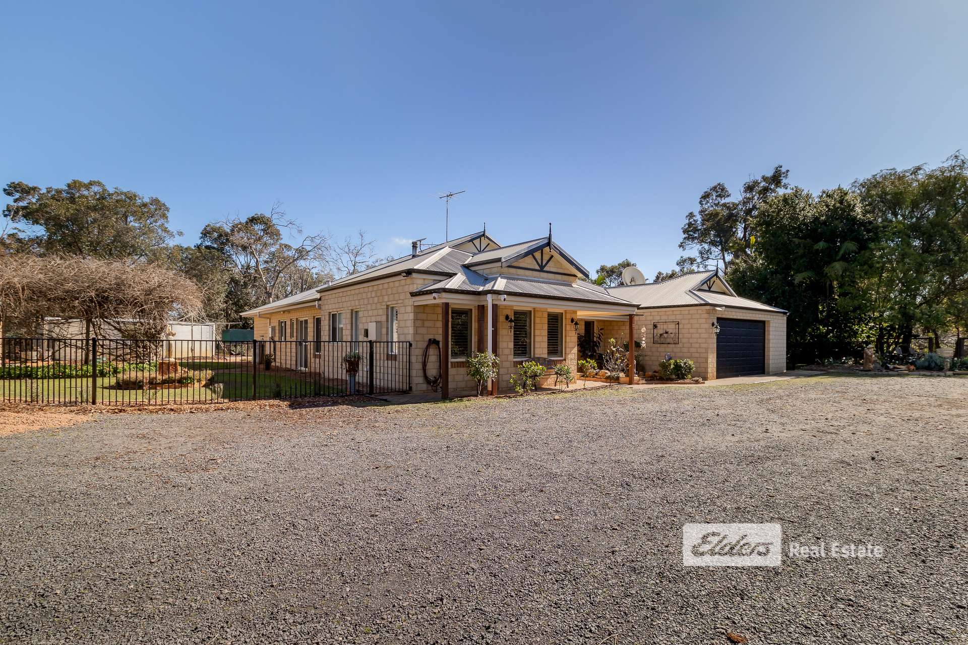 22 Banksia Road, Gelorup For Sale by Farmbuy.com - image 5
