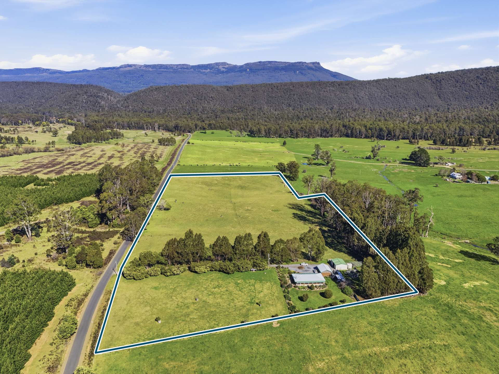 425 Union Bridge Road, Mole Creek For Sale by Farmbuy.com - image 3