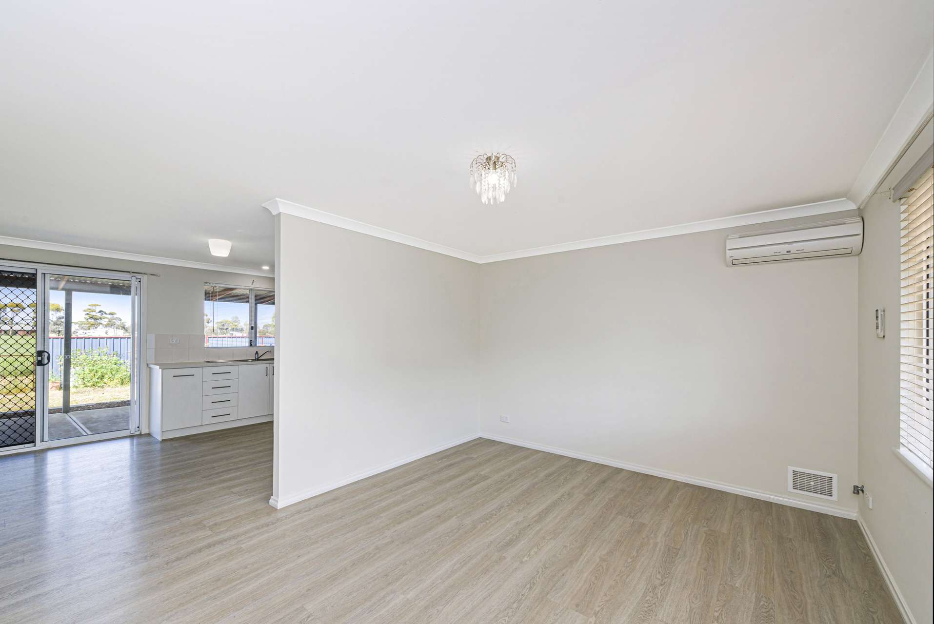 91 Cooper Street, Moora For Sale by Farmbuy.com - image 13